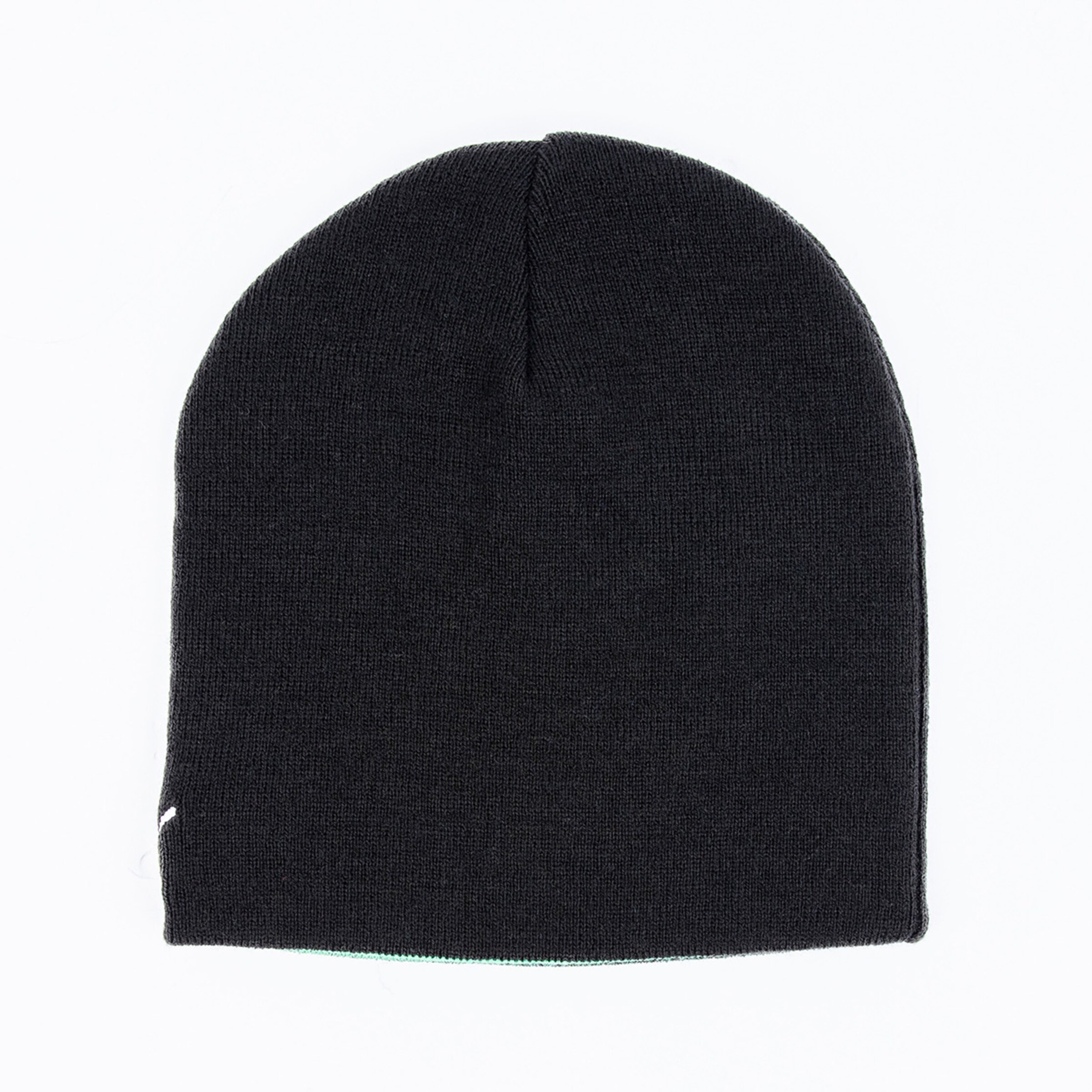 Schwarze Mütze aus elastischem Material schlichte Form nach unten verjüngend.