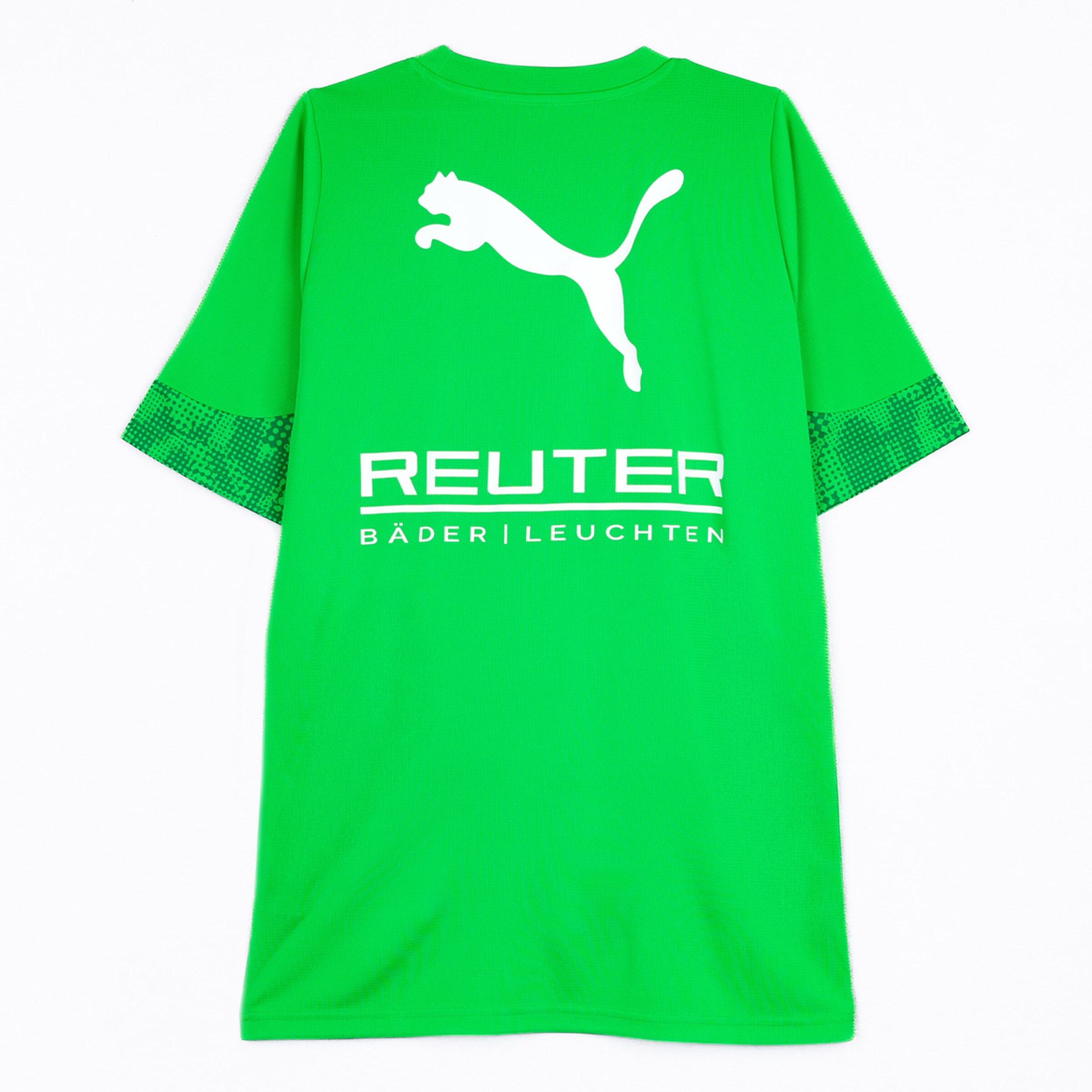 Grünes Fußballtrikot mit Puma-Logo und Schriftzug REUTER BÄDER | LEUCHTEN auf der Rückseite.