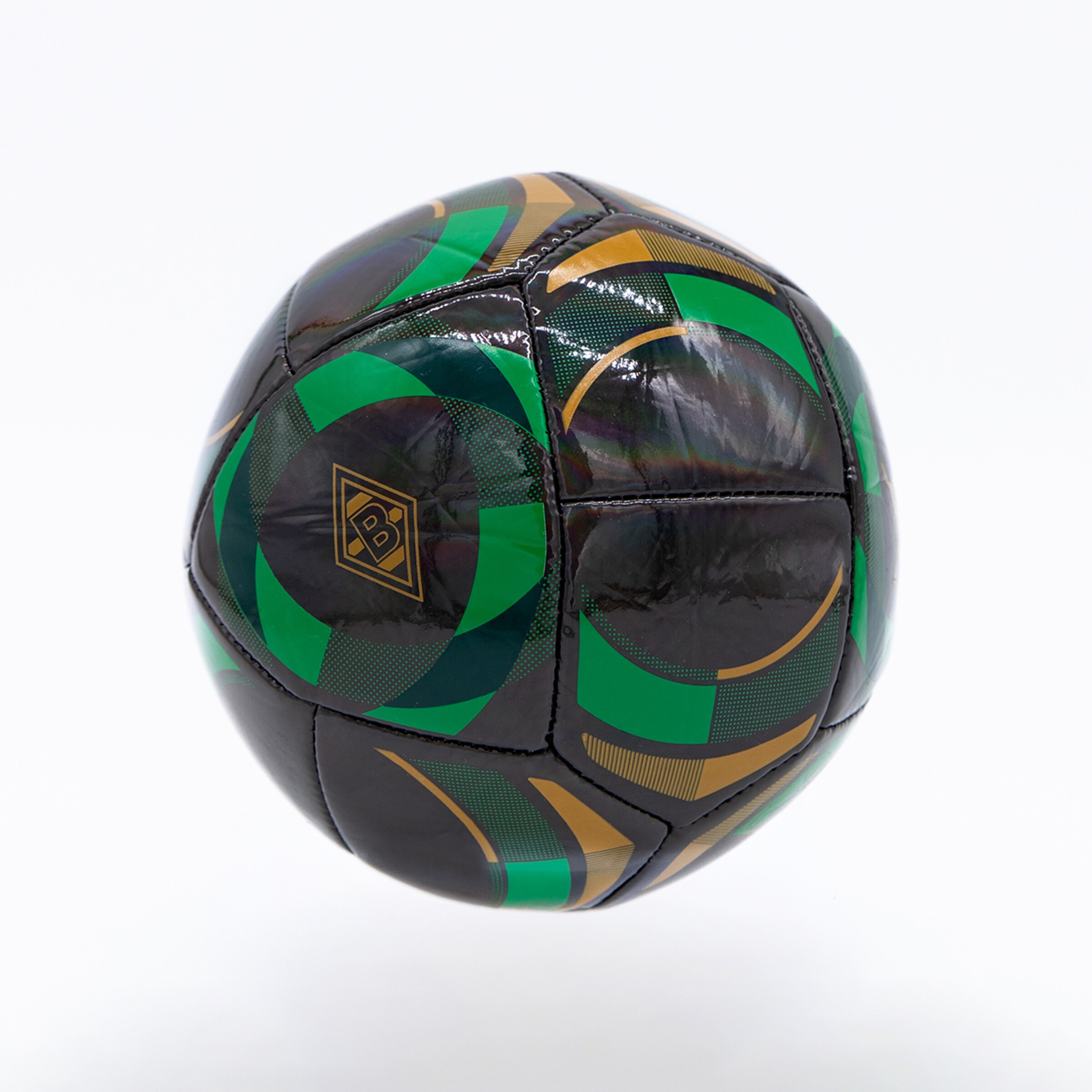 Glänzender Fußball in Schwarz, Grün und Gold mit Borussia Mönchengladbach-Logo auf weißem Hintergrund.