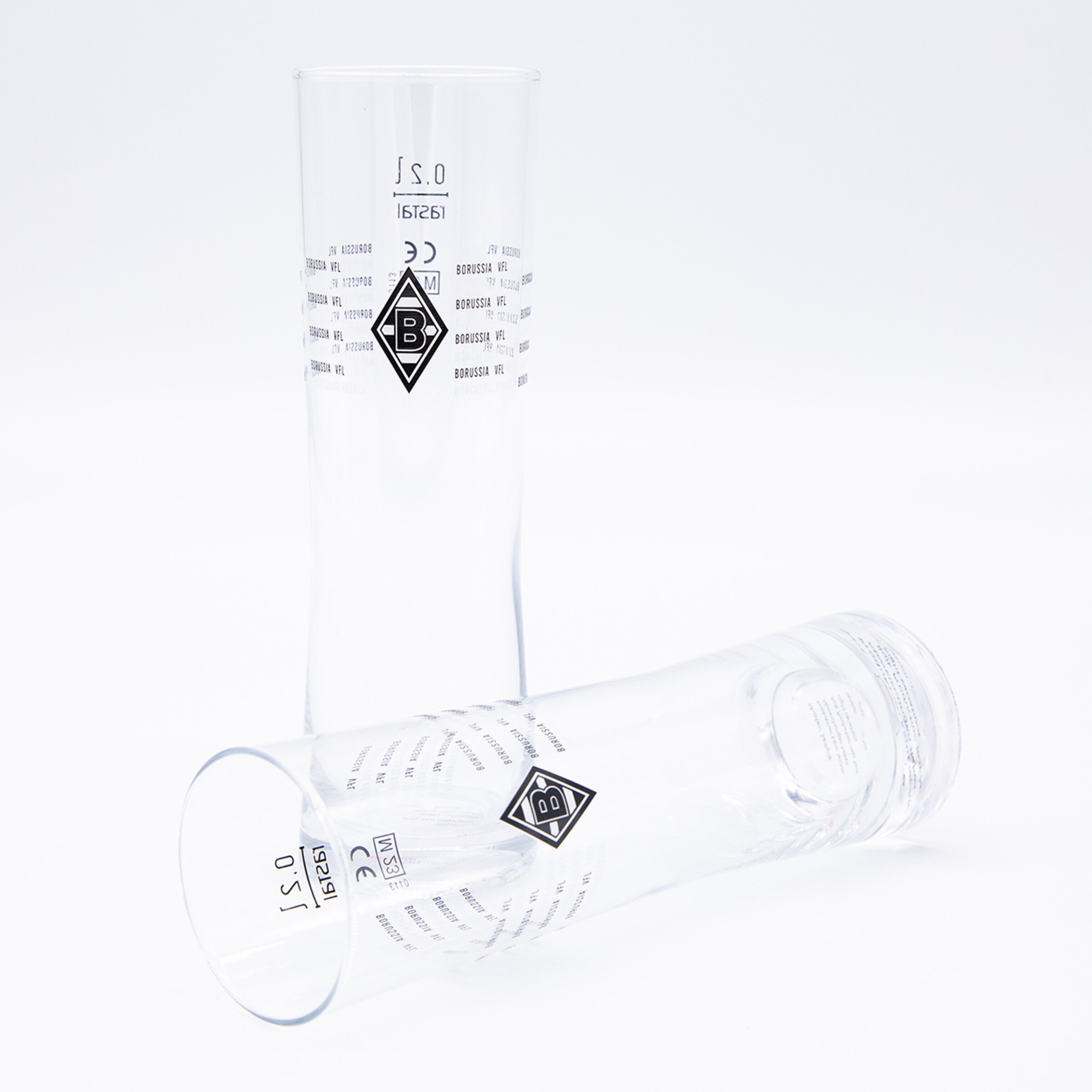Zwei transparente Gläser mit einer Füllmenge von 02 Litern und dem Borussia Mönchengladbach Logo.