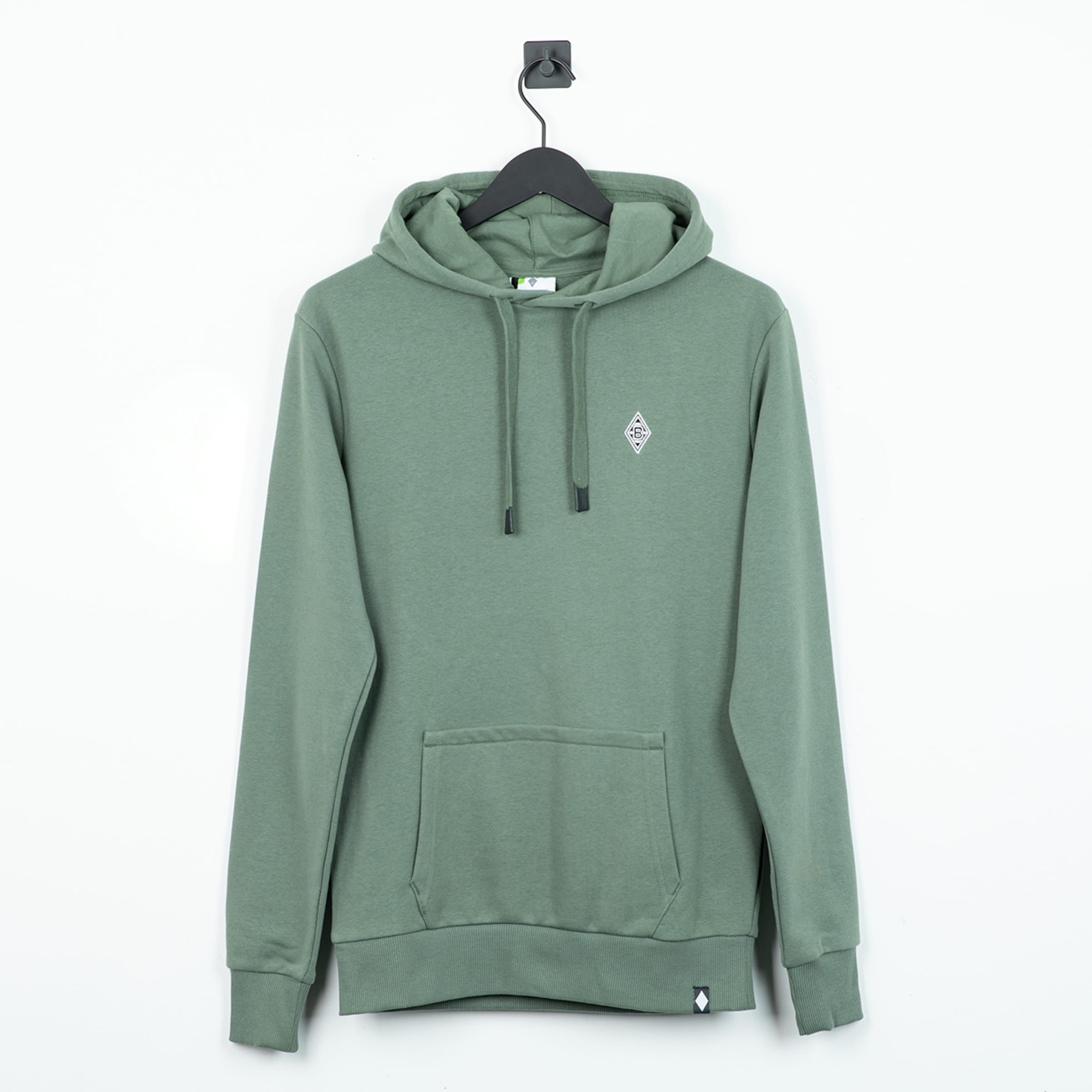 Grüne Kapuzenpullover mit Kängurutasche und Markenlogo.