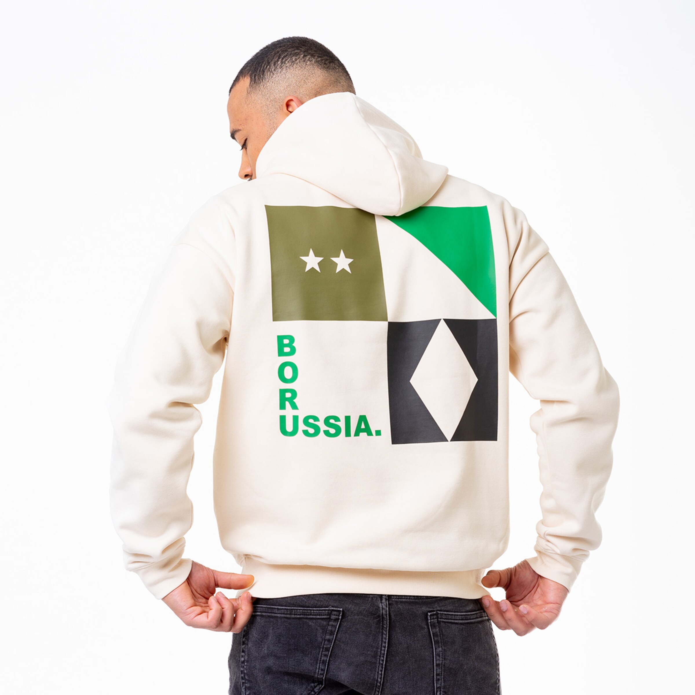 Hoodie mit Borussia-Design in verschiedenen Farben und Logos.