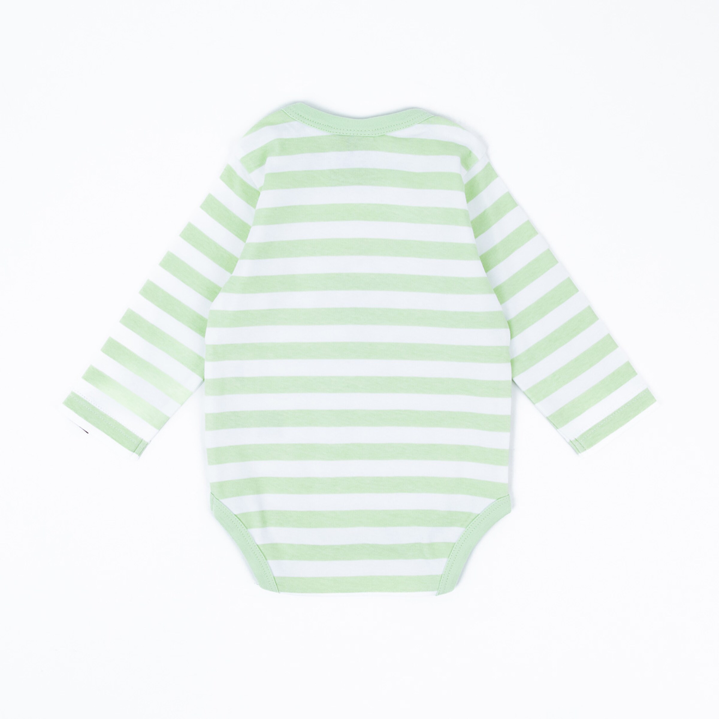 Rückansicht eines hellgrünen gestreiften Langarmbodys für Babys.