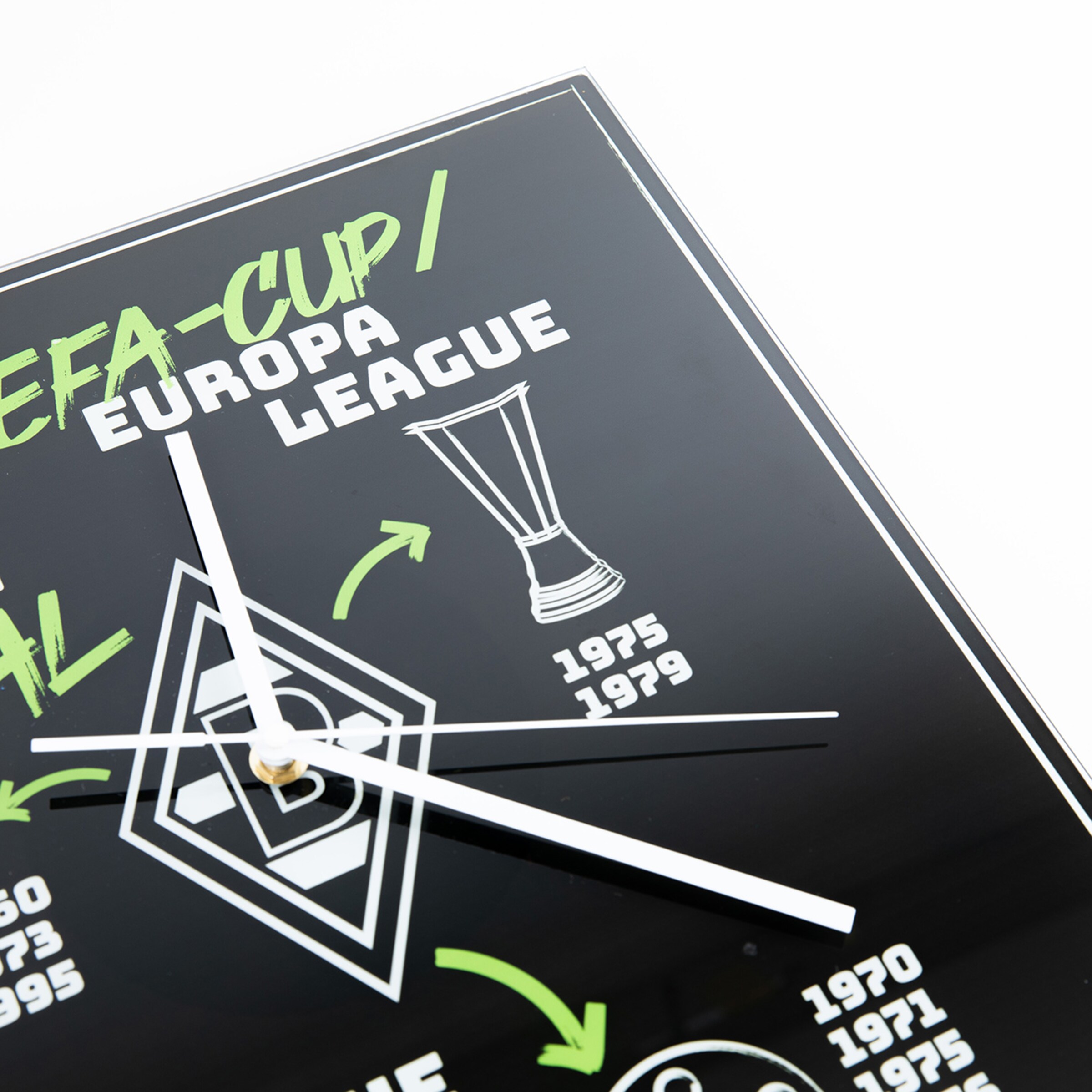Clock featuring UEFA Cup/Europa League themes highlighting Borussia Mönchengladbachs achievements and title years.