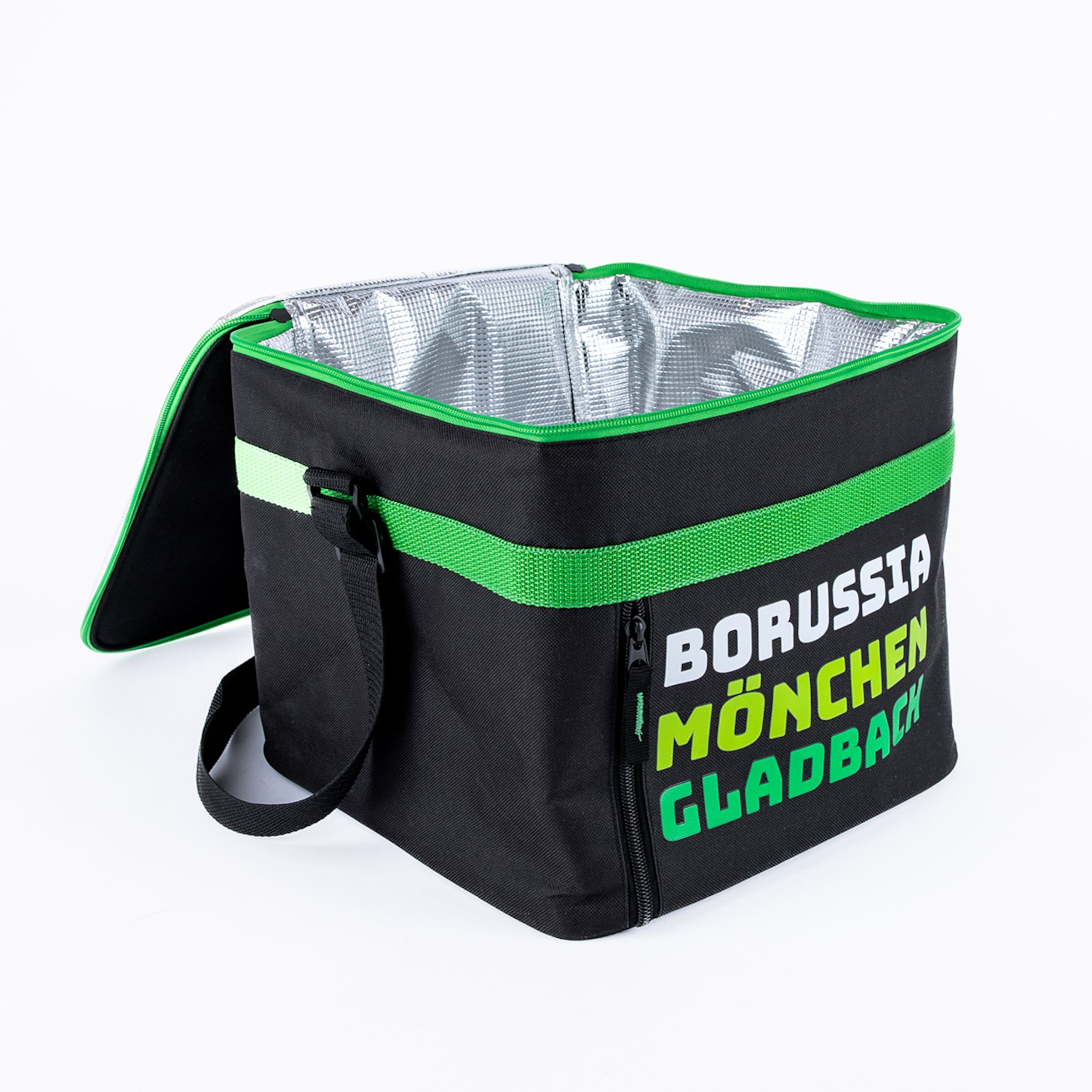 Schwarze Borussia Mönchengladbach Kühltasche mit grünen Akzenten, silbernem Thermofutter und Tragegurt, geöffnet vor weißem Hintergrund.