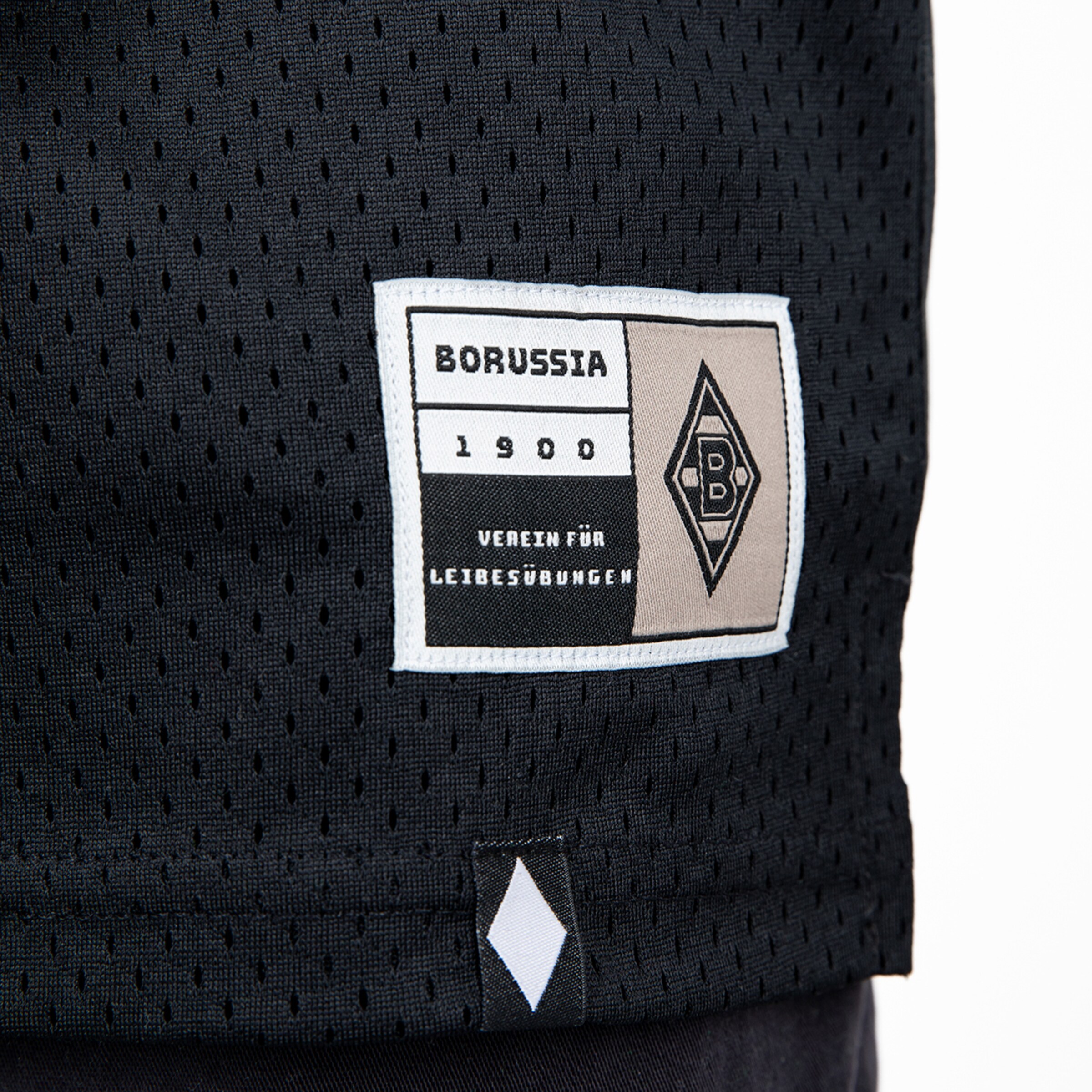 Black jersey with a patch displaying BORUSSIA 1900 and Verein für Leibesübungen.