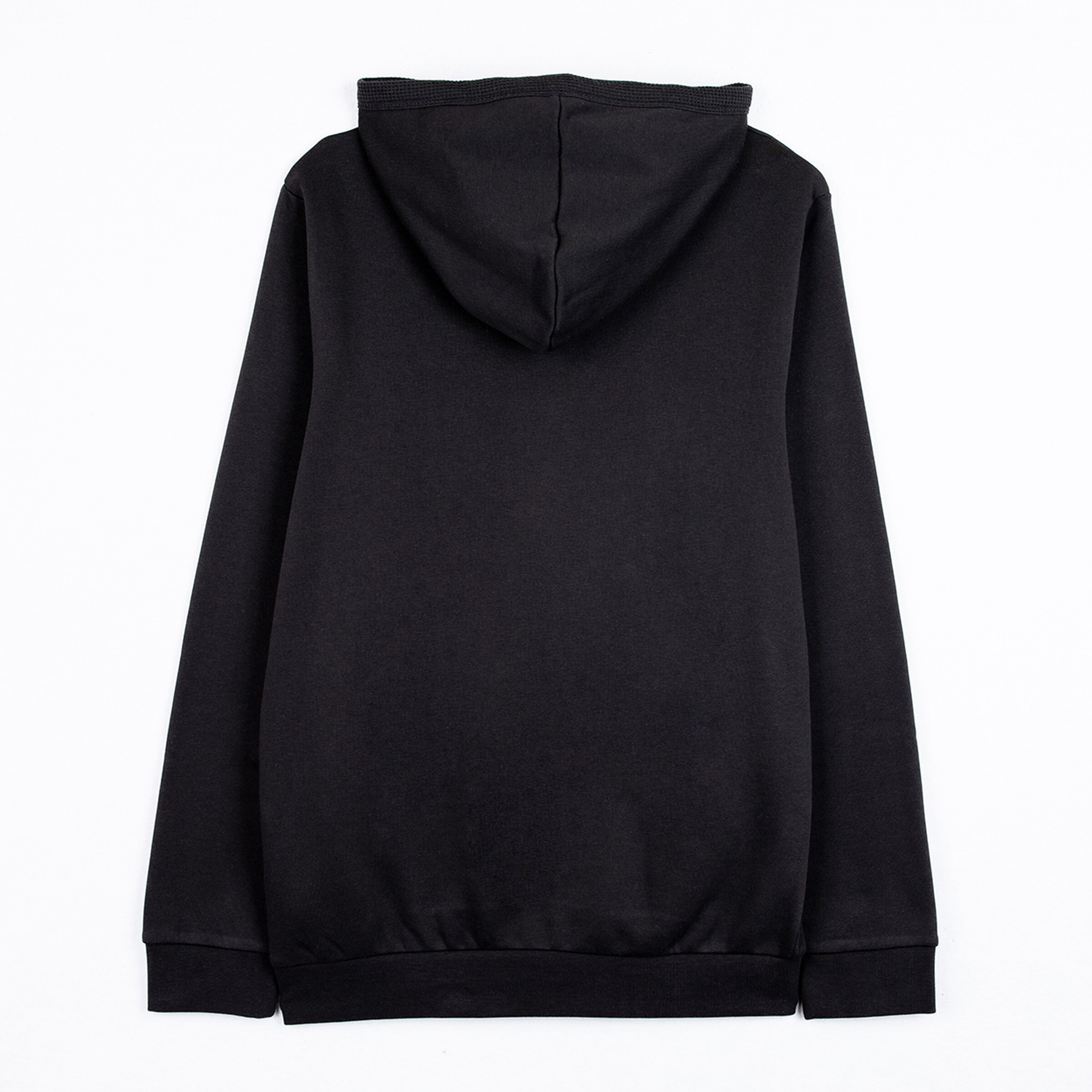 Schwarzer Kapuzenpullover von hinten.