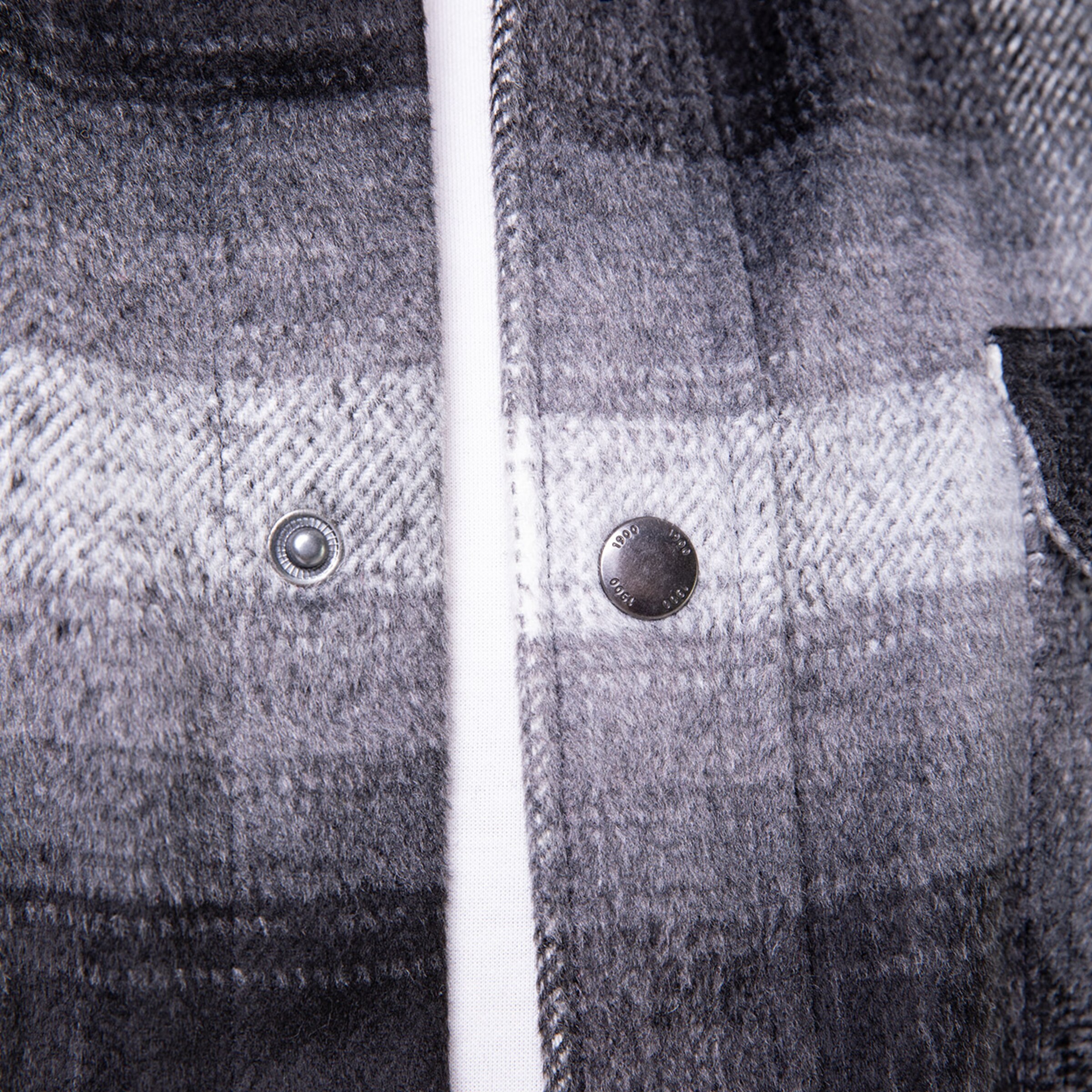 Grau-gestreiftes Hemd mit Druckknöpfen und Brusttasche