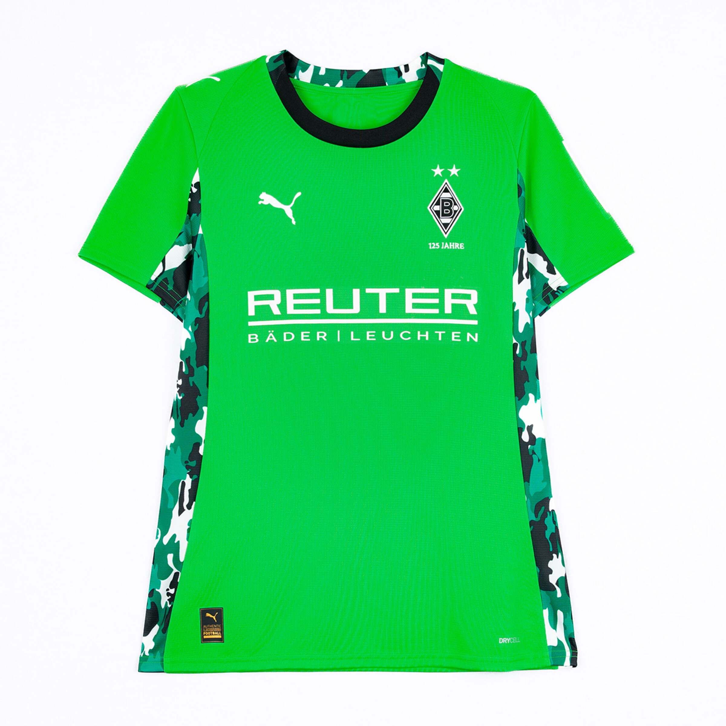Green Borussia Mönchengladbach jersey with camouflage pattern on the sleeves.
