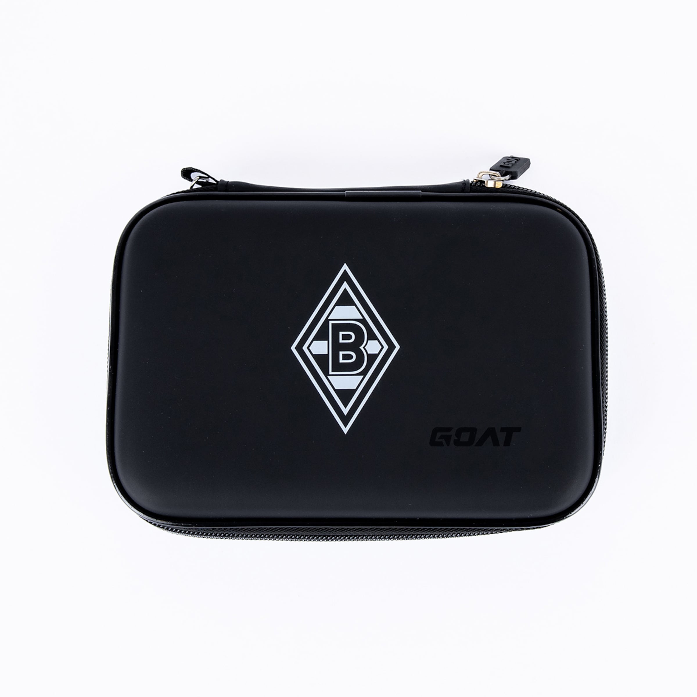 Schwarzes Hartschalen-Etui mit weißem Borussia Mönchengladbach Logo und GOAT-Schriftzug vor weißem Hintergrund.
