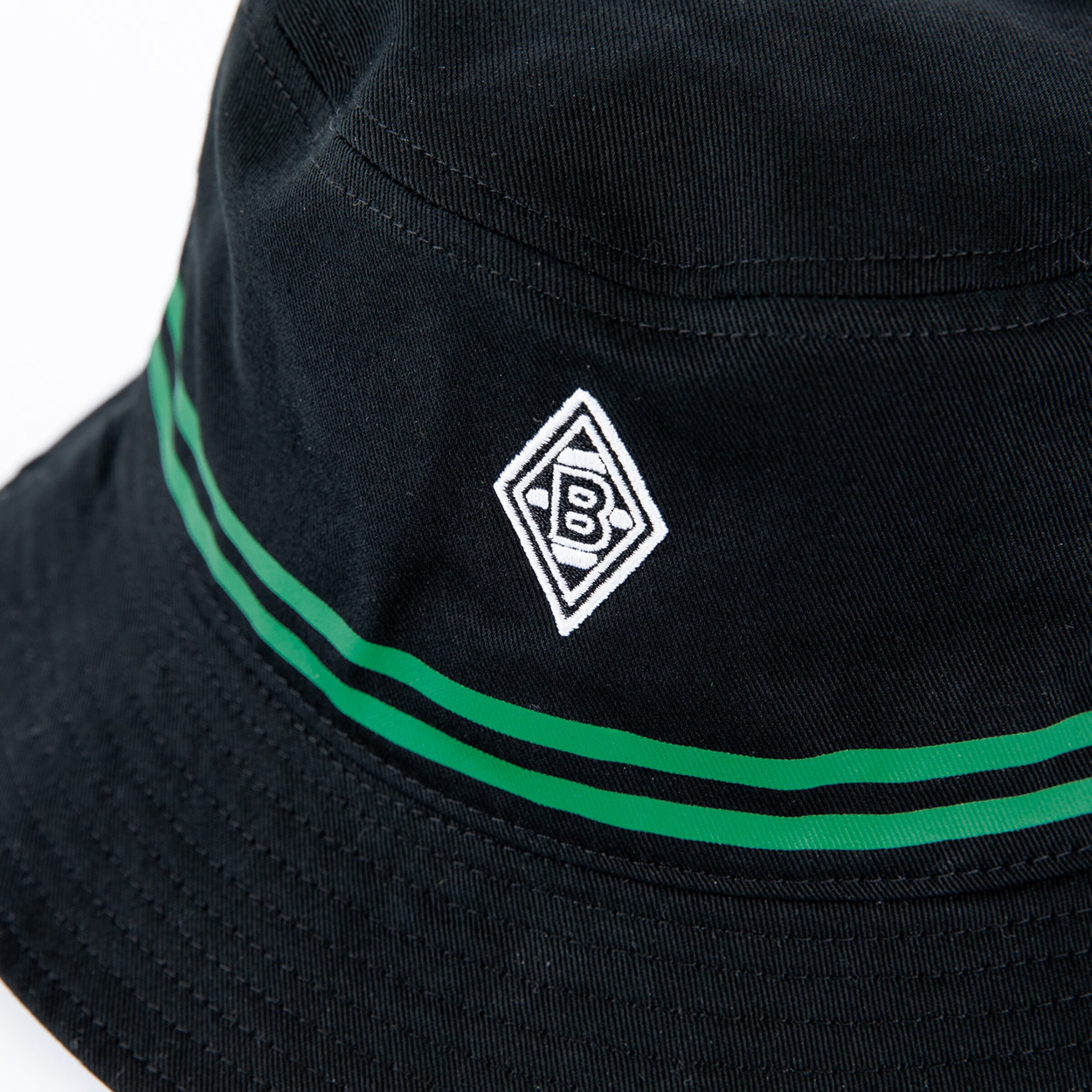 Schwarz-grüner Hut mit Logo von Borussia Mönchengladbach.