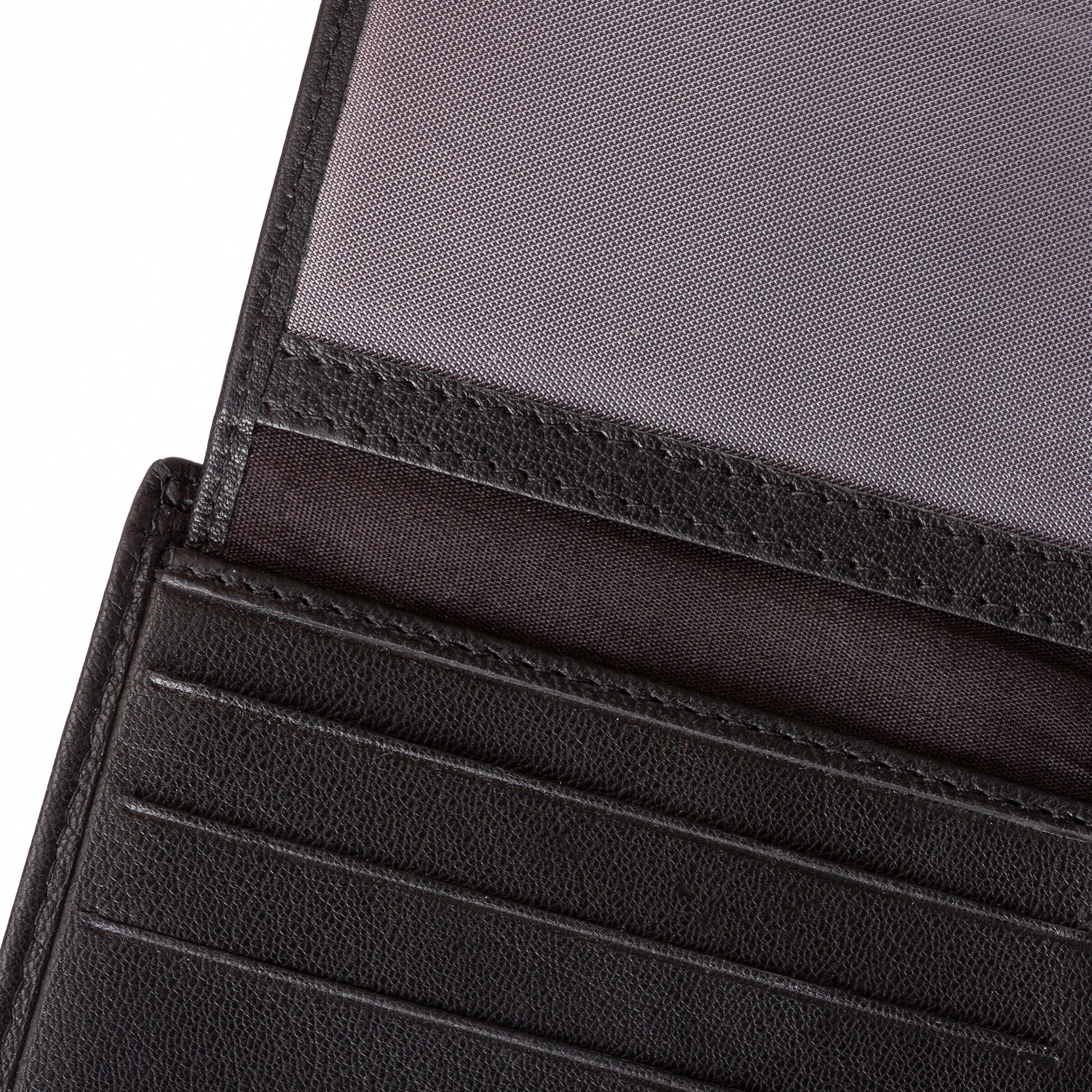 Nahaufnahme einer schwarzen Geldbörse mit Fächern für Karten und einem durchsichtigen Fach.