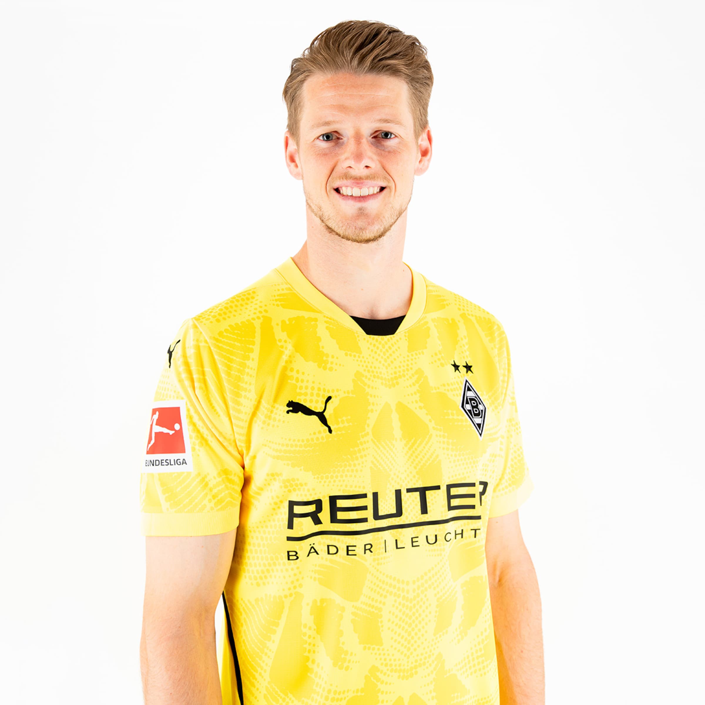 Torwart im gelben Trikot von Borussia Mönchengladbach