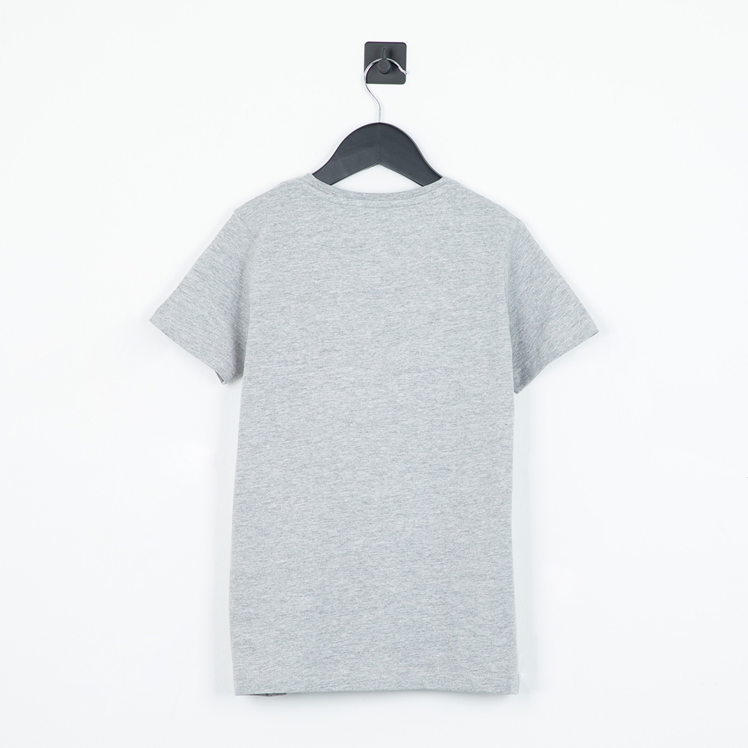 Helles graues T-Shirt mit kurzen Ärmeln von hinten gezeigt.