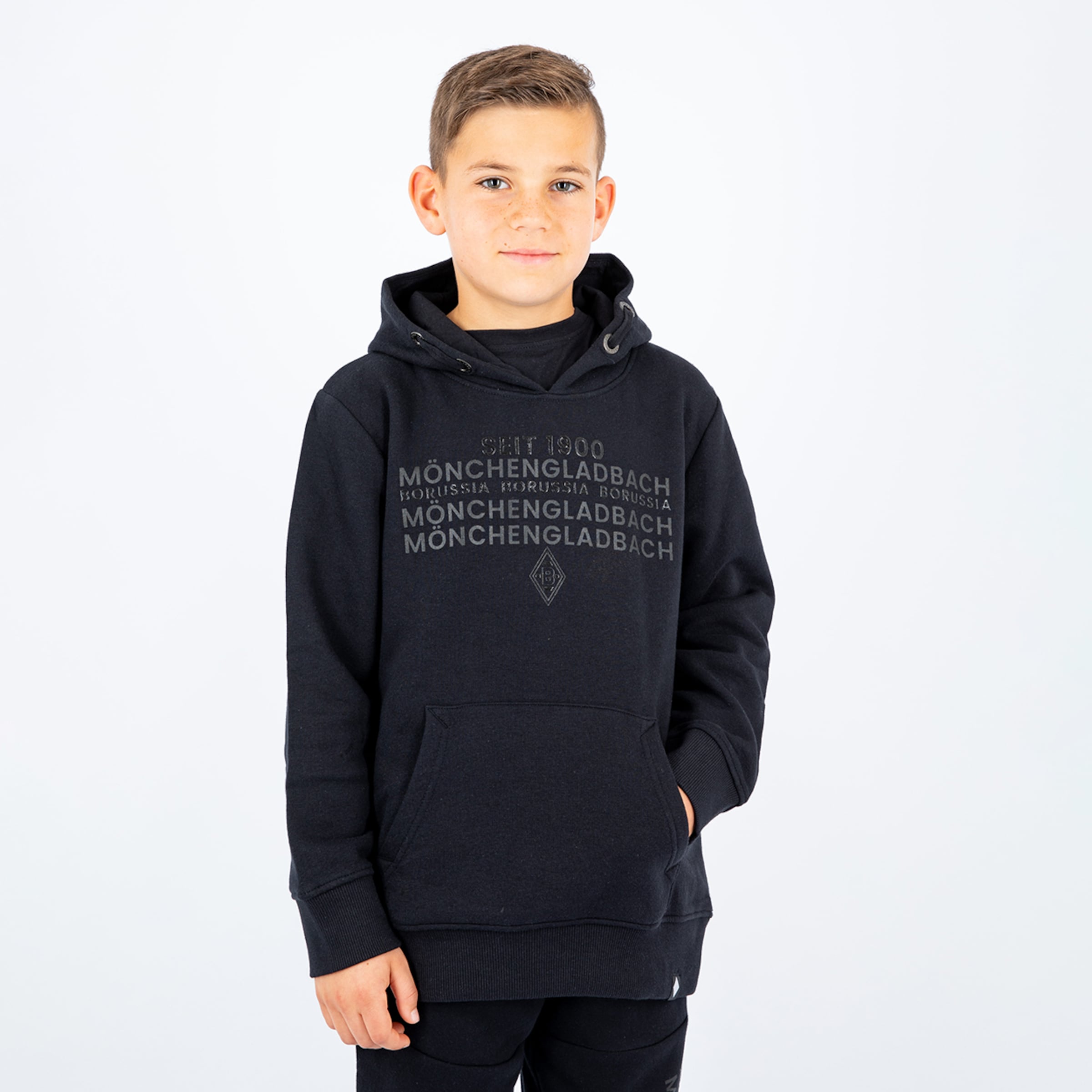 Black hoodie pullover online