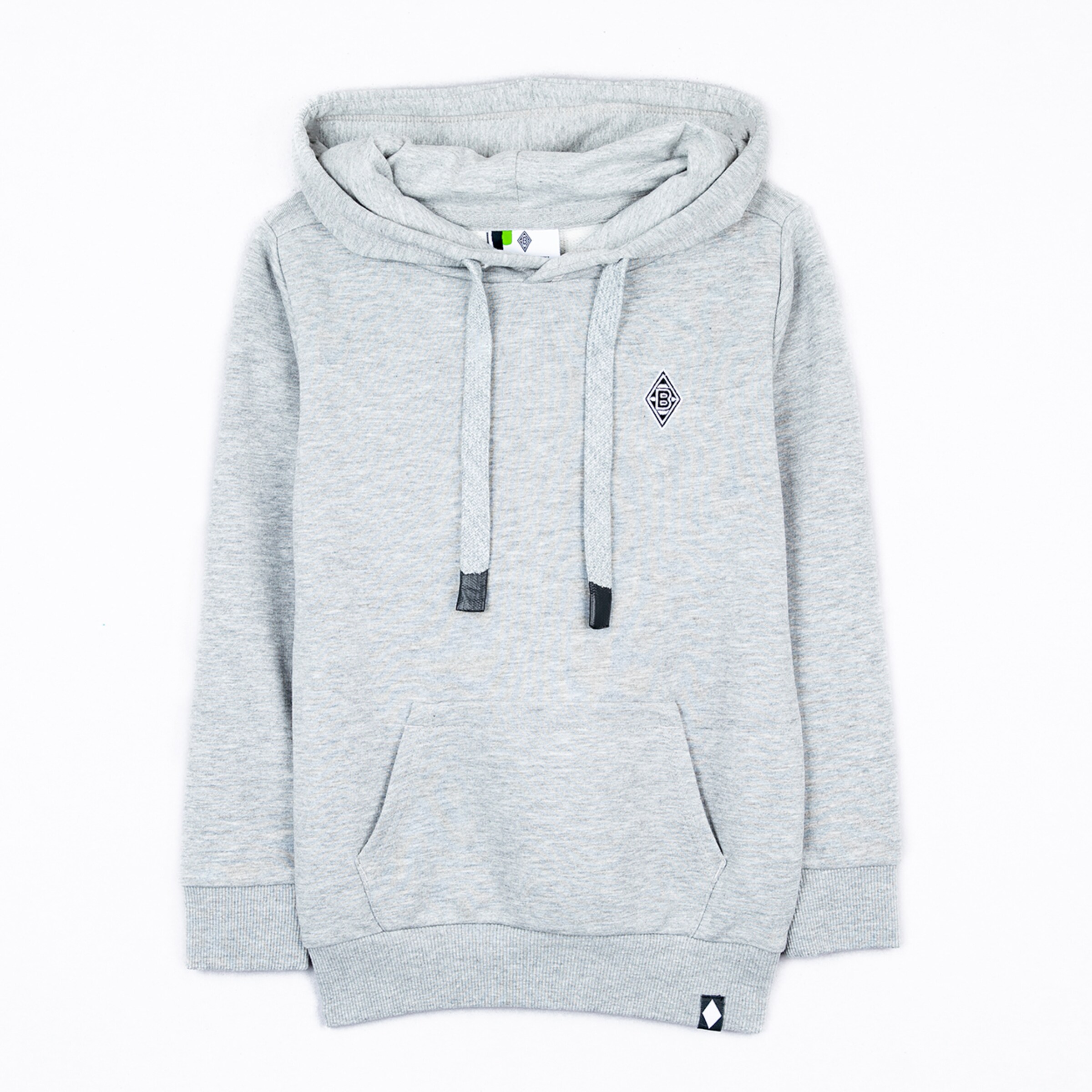 Grauer Kapuzenpullover mit Logo auf der Brust und Kängurutasche.