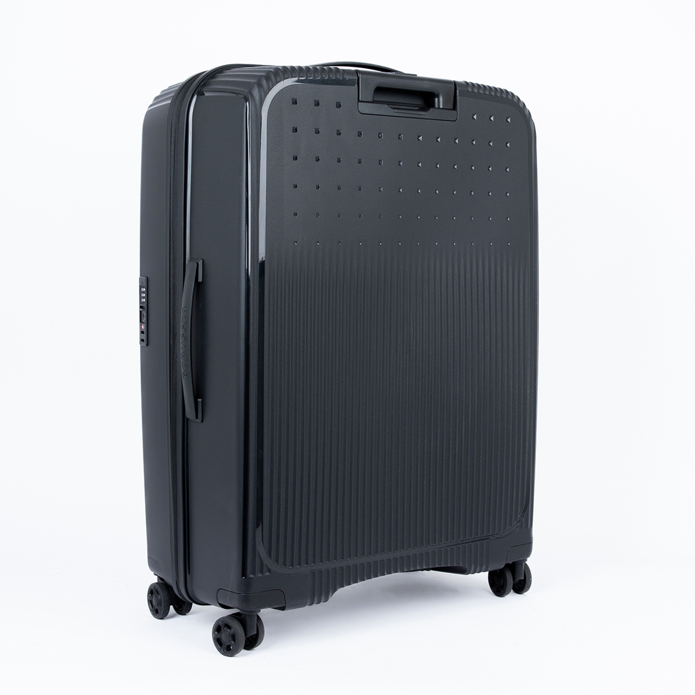 Schwarzer Hartschalenkoffer mit strukturiertem Design und vier Rollen.