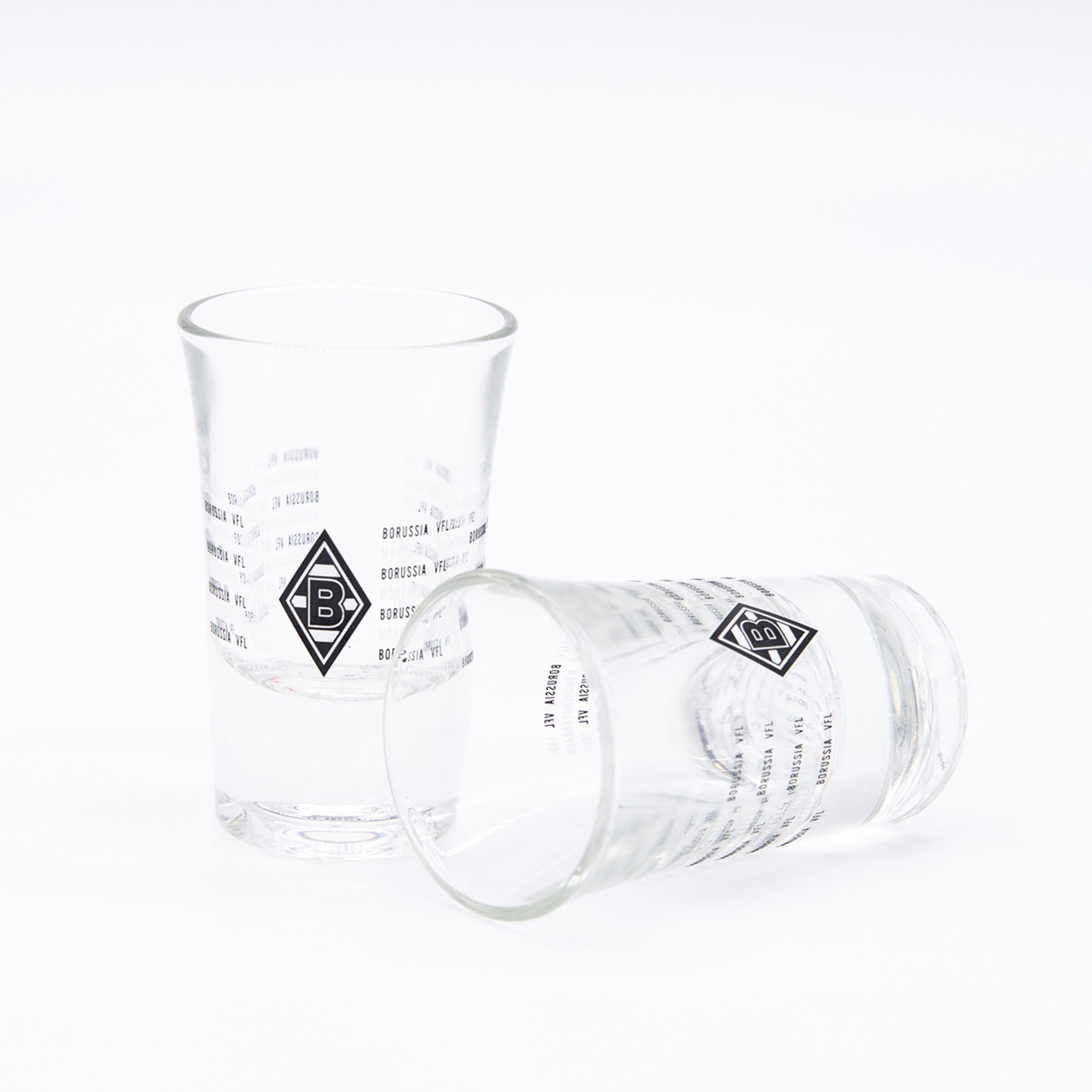 Zwei Gläser mit Borussia Mönchengladbach-Logo und Markeninformation.