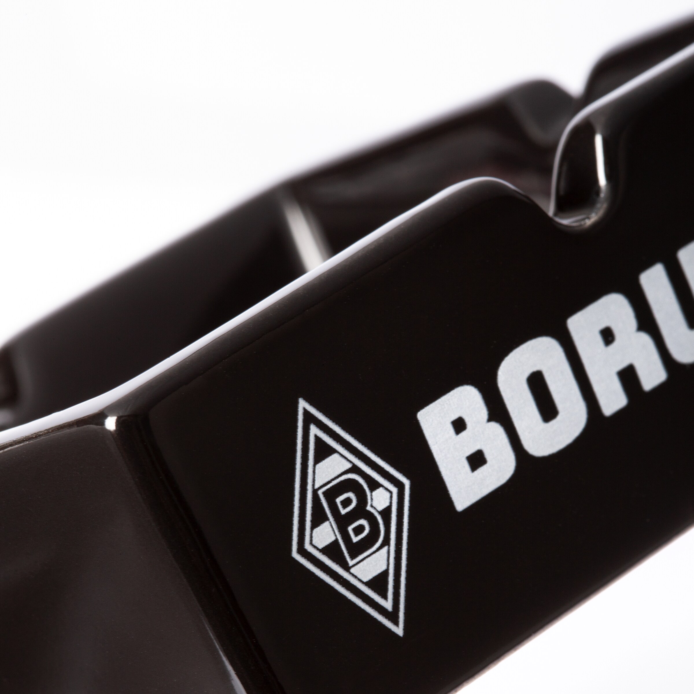Schwarz-weißer Halter mit dem Schriftzug BORUSSIA und dem Vereinslogo von Borussia Mönchengladbach.