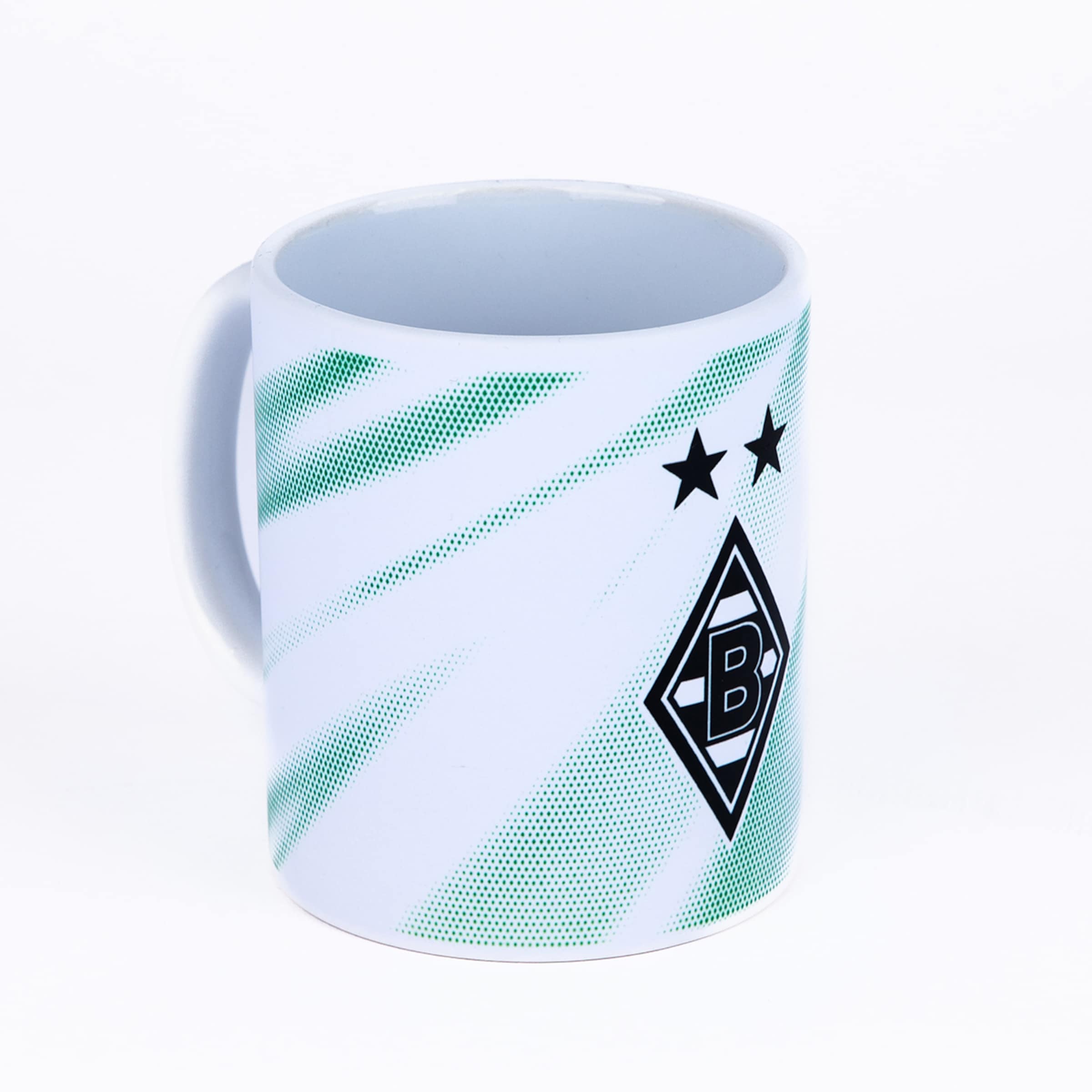 Weißer Becher mit Borussia Mönchengladbach Logo, zwei schwarzen Sternen und grünem Grafikmuster auf weißem Hintergrund.