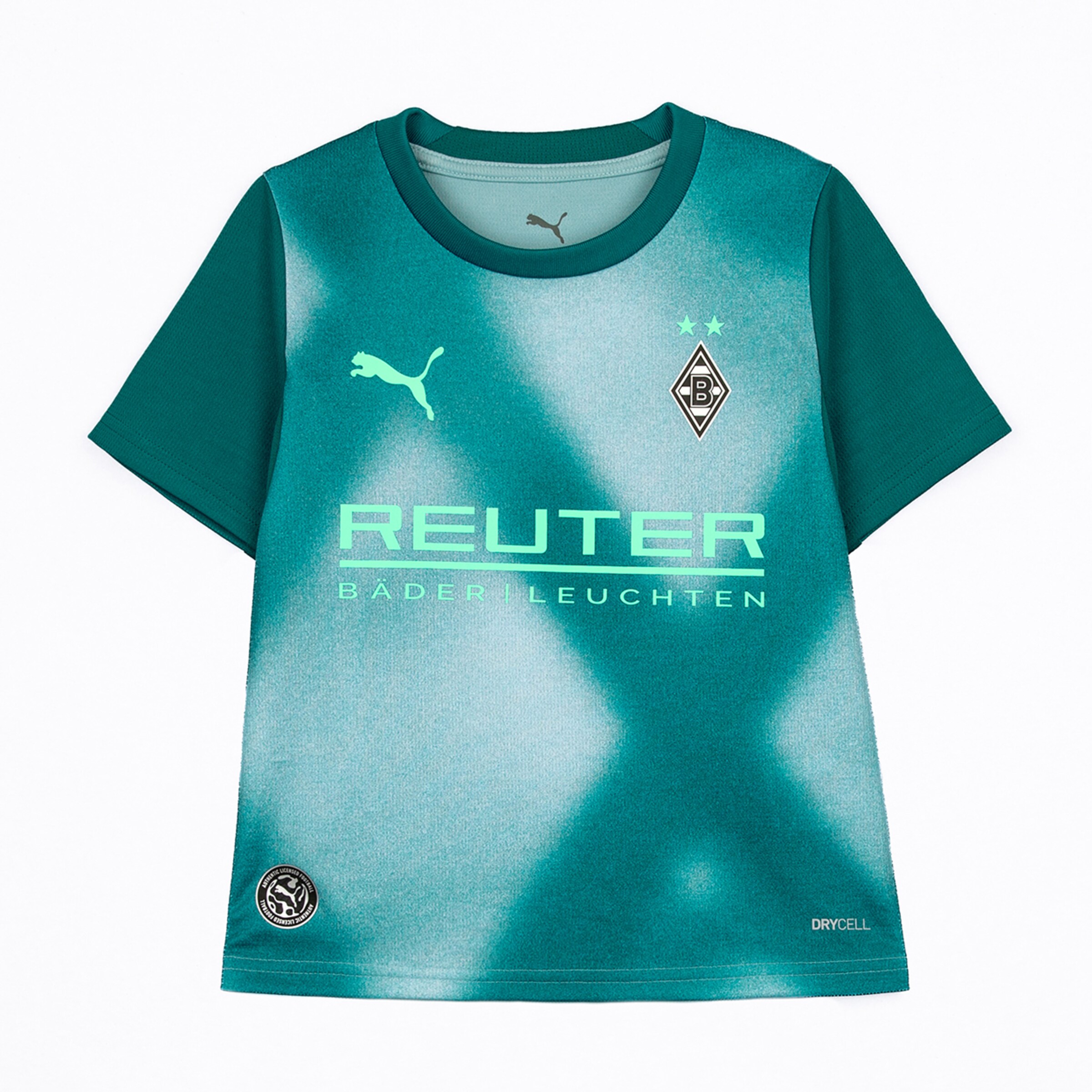 Ein grünes Borussia Mönchengladbach Fußballtrikot von Puma mit Farbverlauf. Es zeigt das Vereinswappen mit zwei Sternen, das Puma-Logo, REUTER als Sponsor und die DRYCELL-Technologie.
