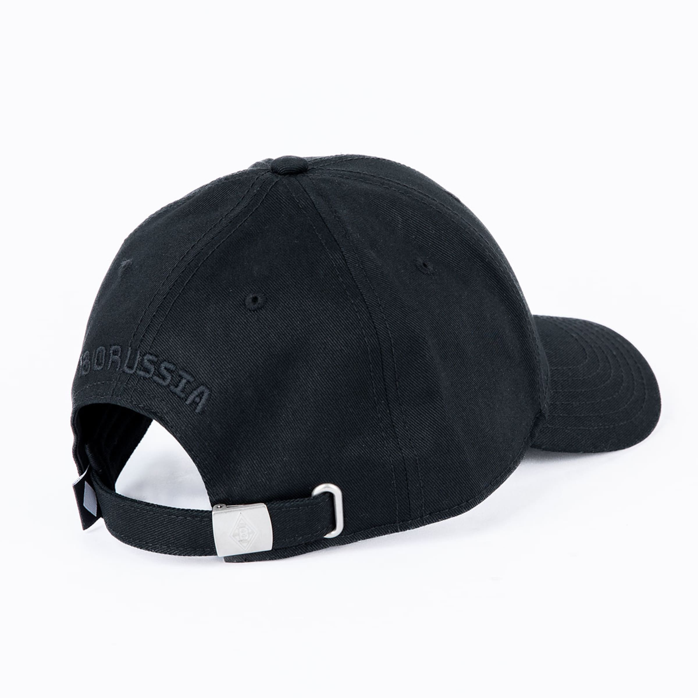 Rückansicht einer schwarzen Kappe mit schwarzem „BORUSSIA“-Stick und verstellbarem Riemen mit silberner Metallschnalle.