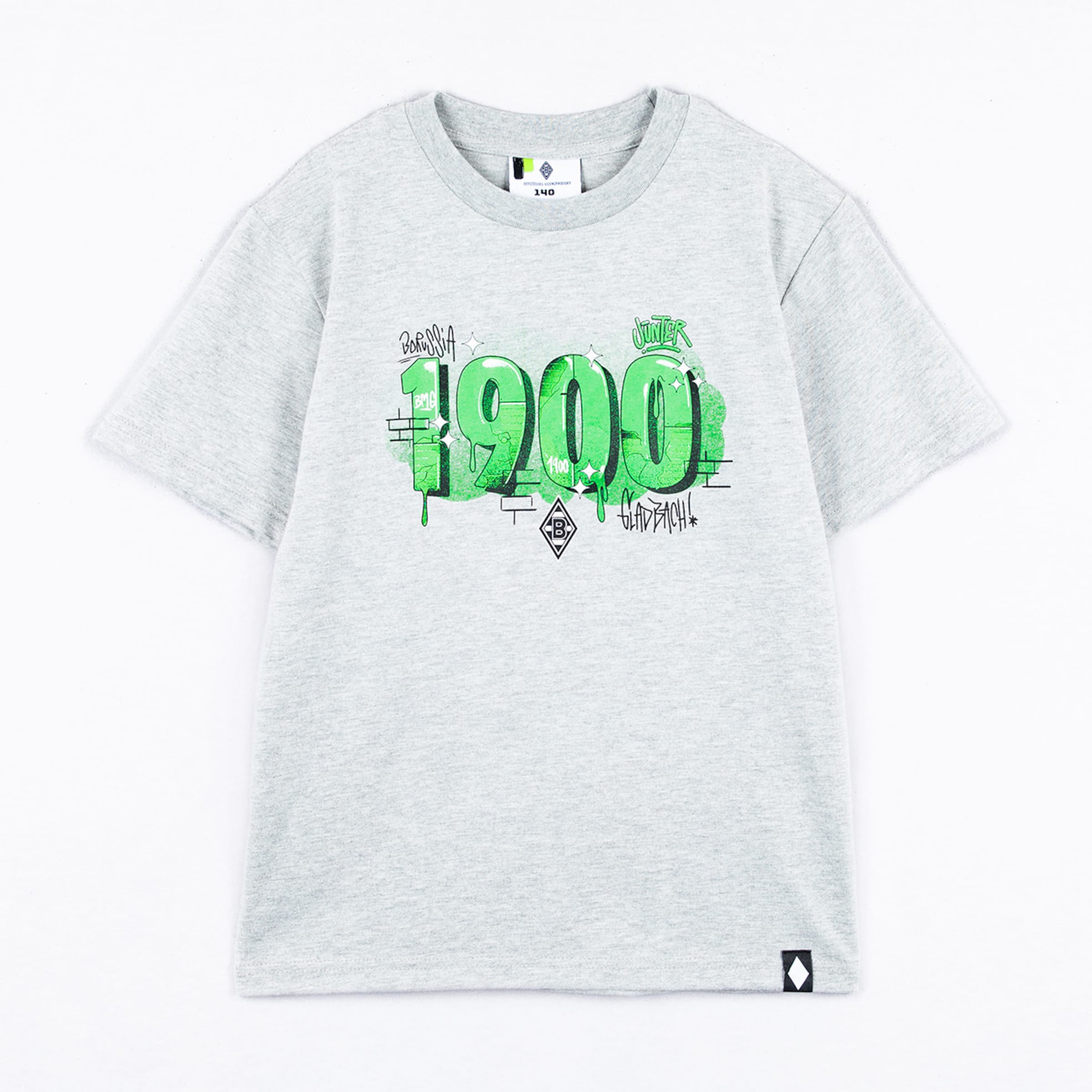 Graues T-Shirt mit grünem Graffiti-Druck „1900“, Borussia Mönchengladbach Logo und Schriftzügen wie Borussia, Junter und Gladbach.
