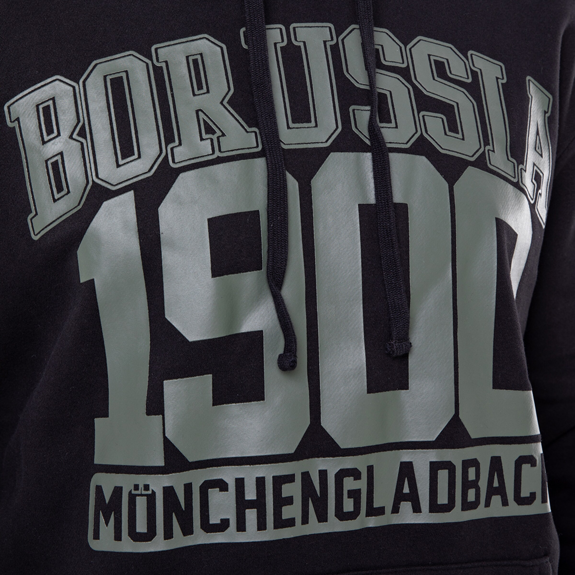 Hoodie mit dem Aufdruck BORUSSIA 1900 Mönchengladbach in grauer Schrift.