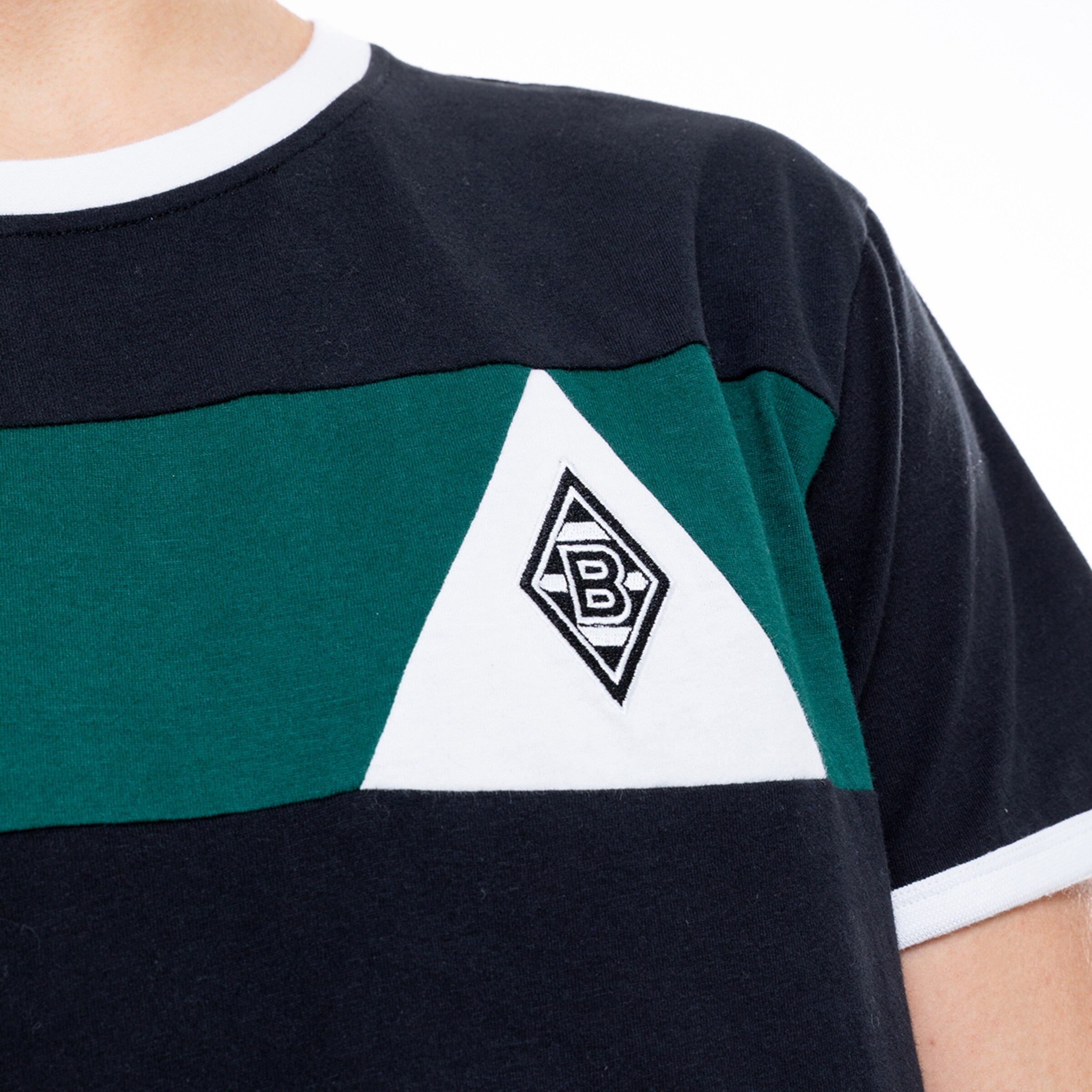 T-Shirt mit grün-weißen und schwarzen Farben sowie dem Borussia Mönchengladbach-Logo.