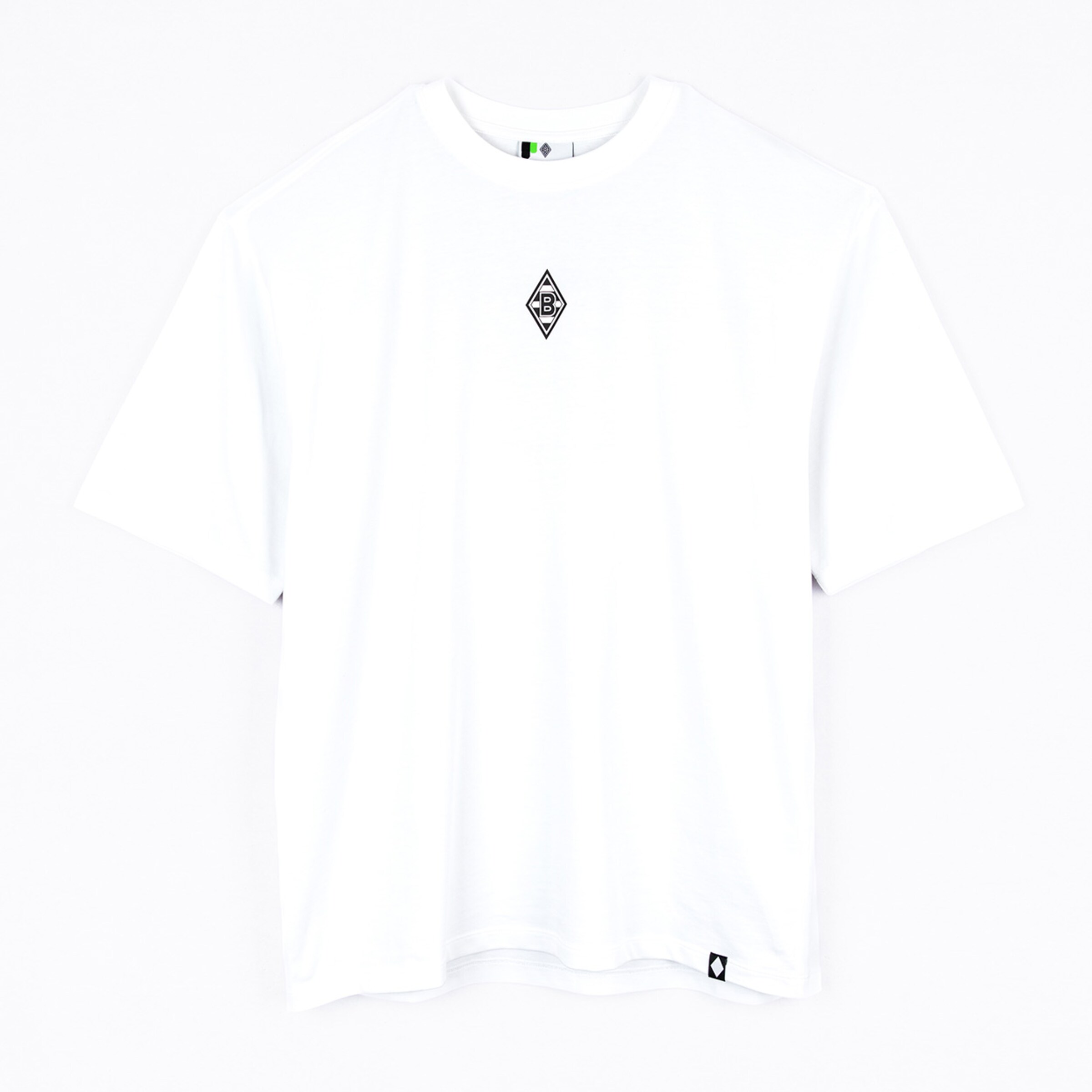 Weißes T-Shirt mit dem Borussia Mönchengladbach-Logo auf der Brust.