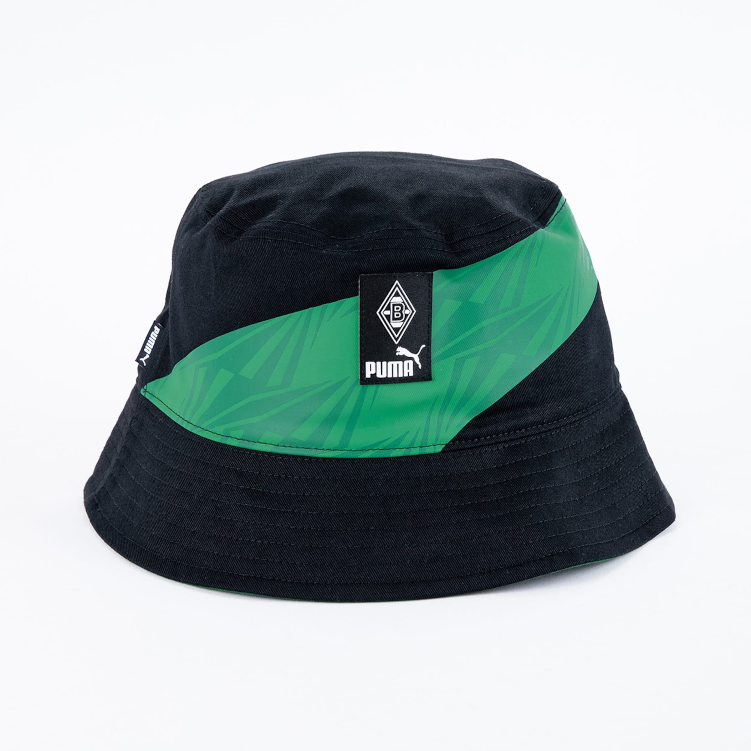 Schwarze Bucket Hat mit grünem Designelement und Puma-Logo sowie Borussia Mönchengladbach-Logo.