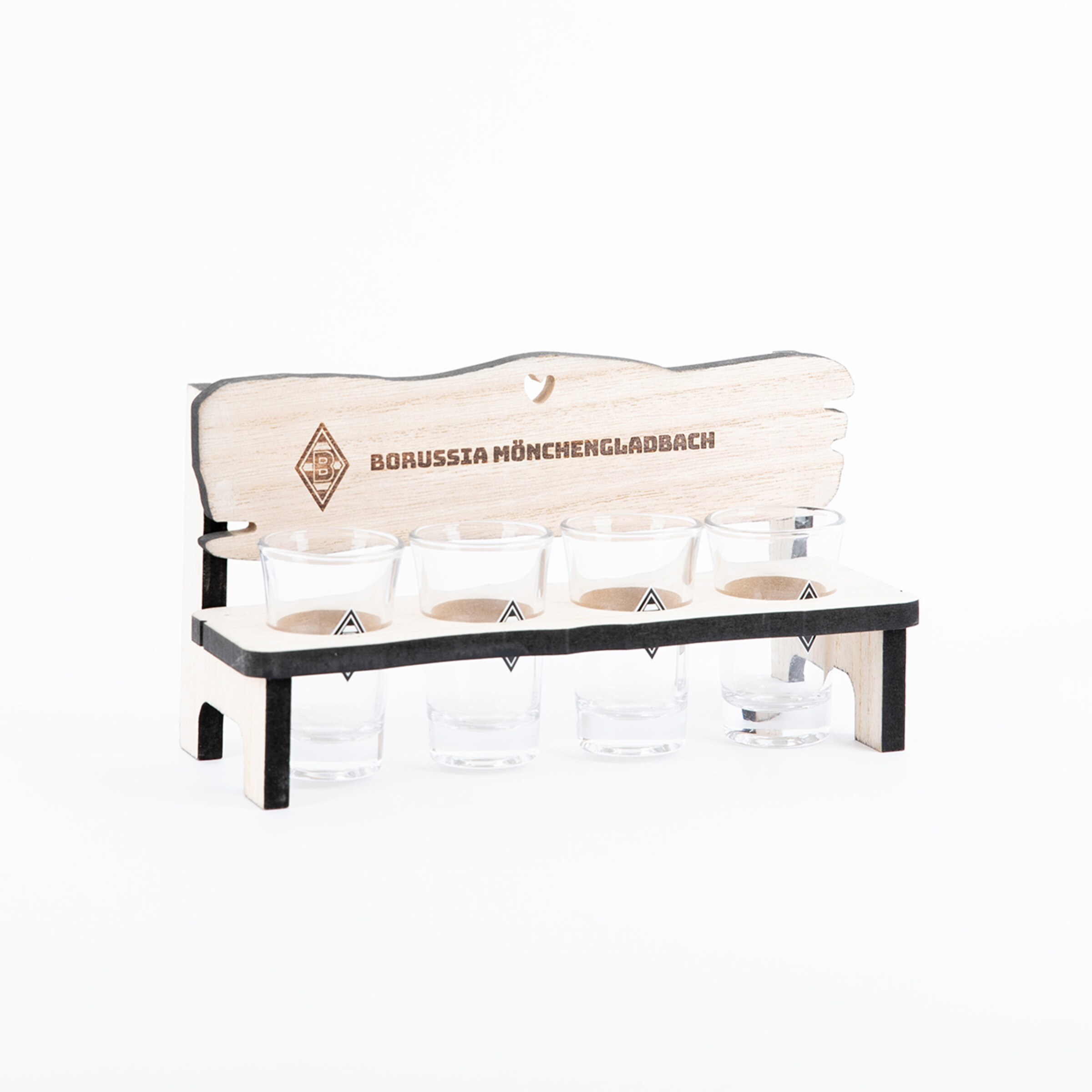 Set aus fünf Gläsern auf einem hölzernen Gestell mit dem Logo von Borussia Mönchengladbach.