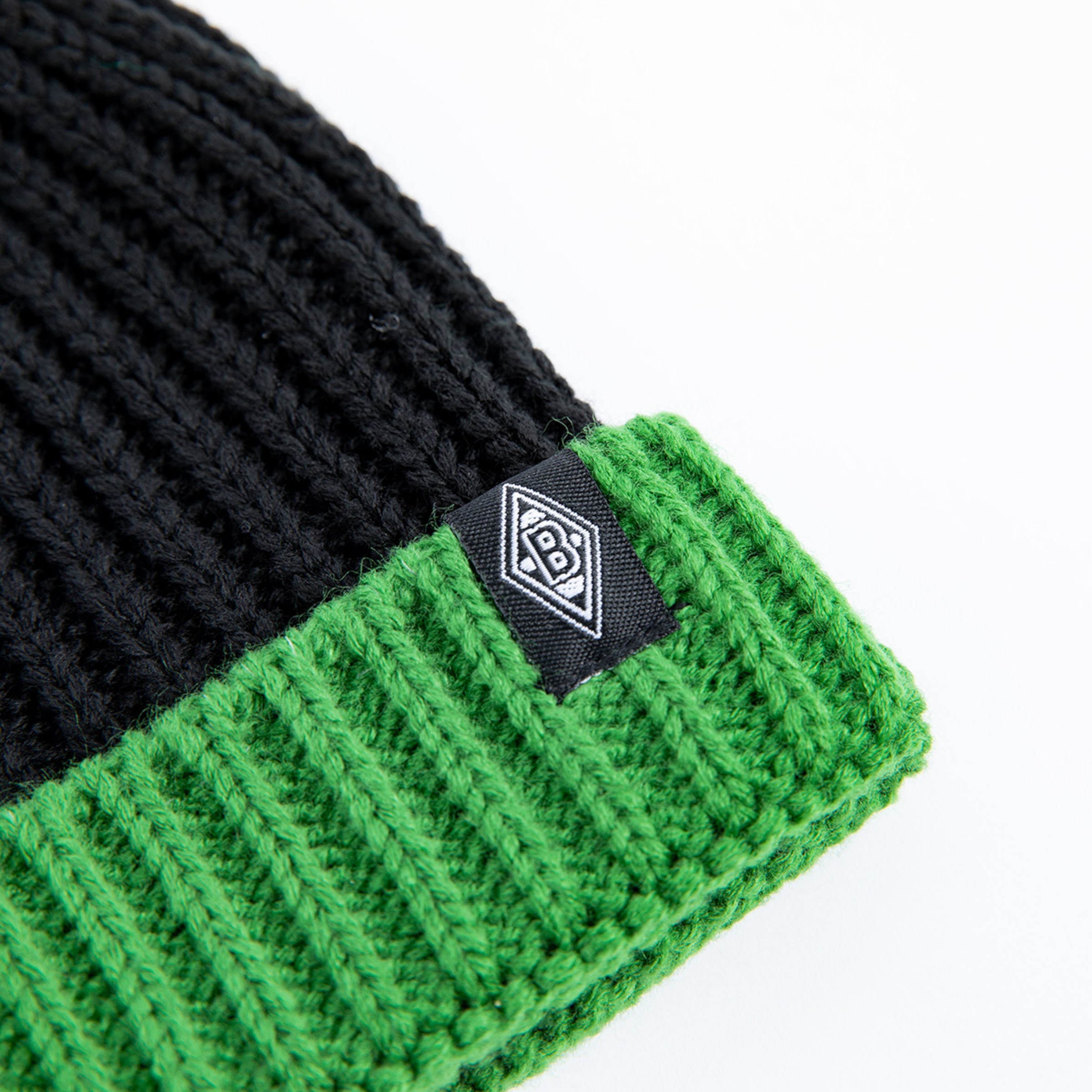 Black and green beanie featuring the Borussia Mönchengladbach logo.