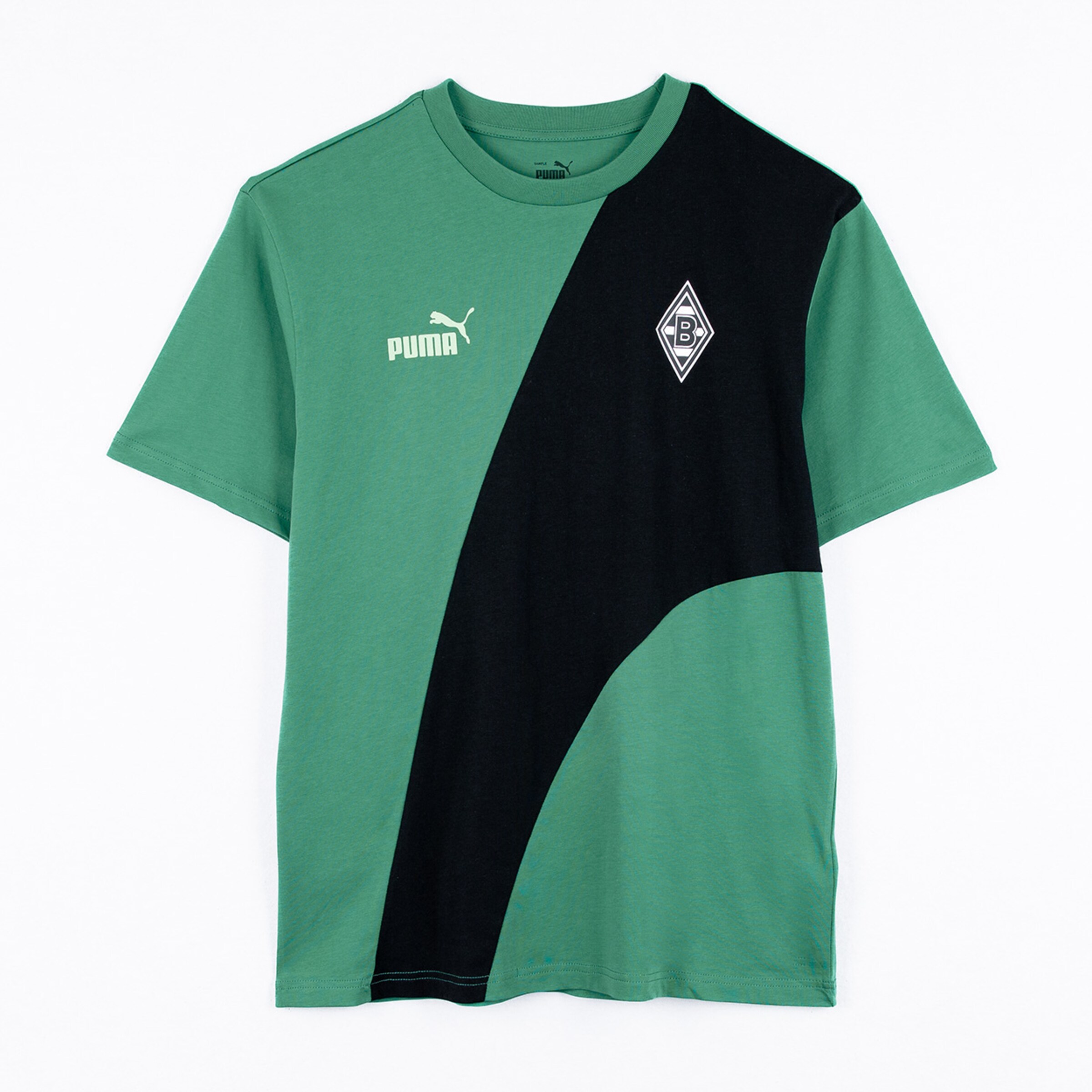 Grünes und schwarzes T-Shirt mit Puma-Logo und Borussia Mönchengladbach-Emblem.