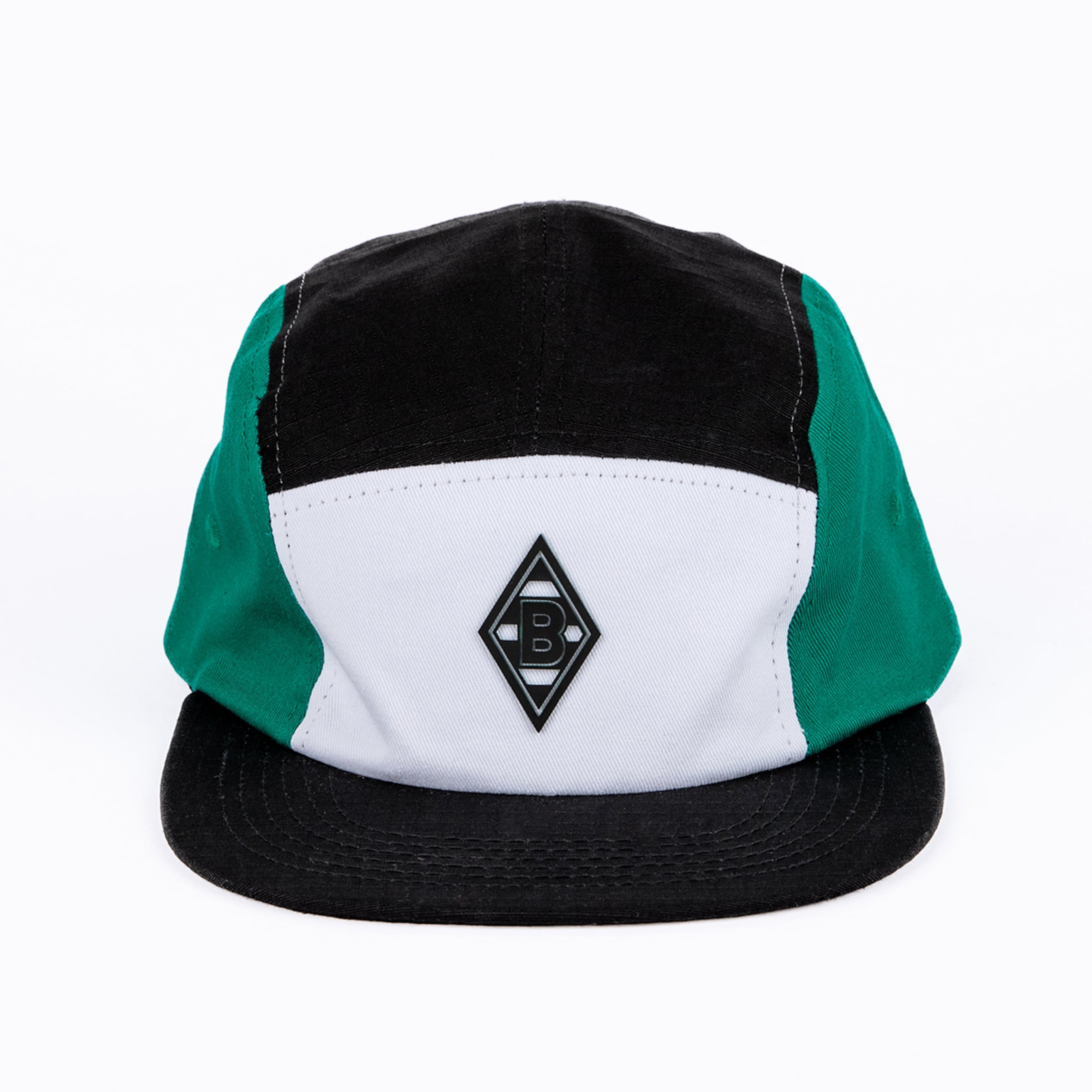 Schwarz-weiß-grüne 5-Panel-Kappe mit flachem Schirm und Borussia Mönchengladbach Logo auf weißer Front.