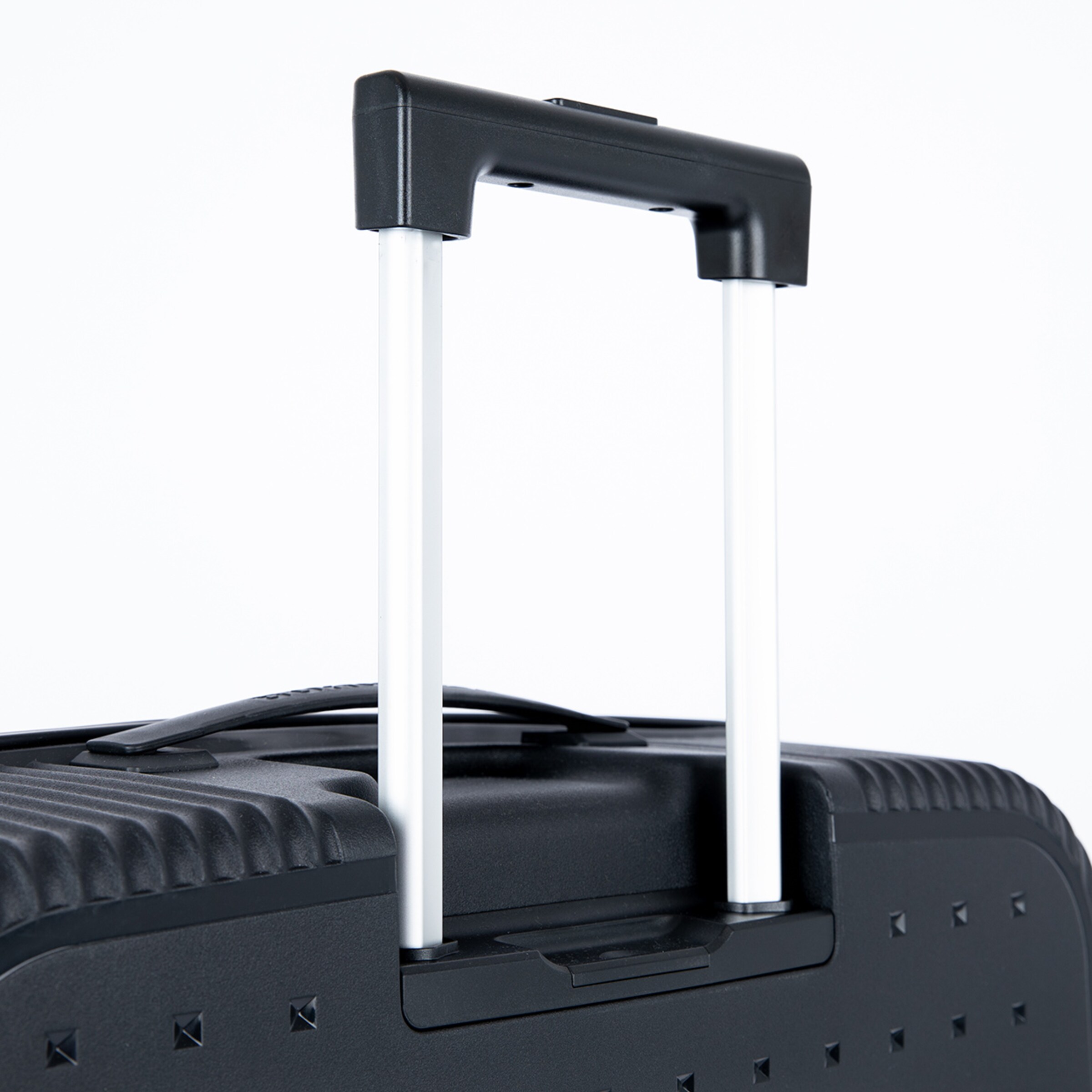 Teleskopgriff eines schwarzen Koffers mit strukturiertem Design.