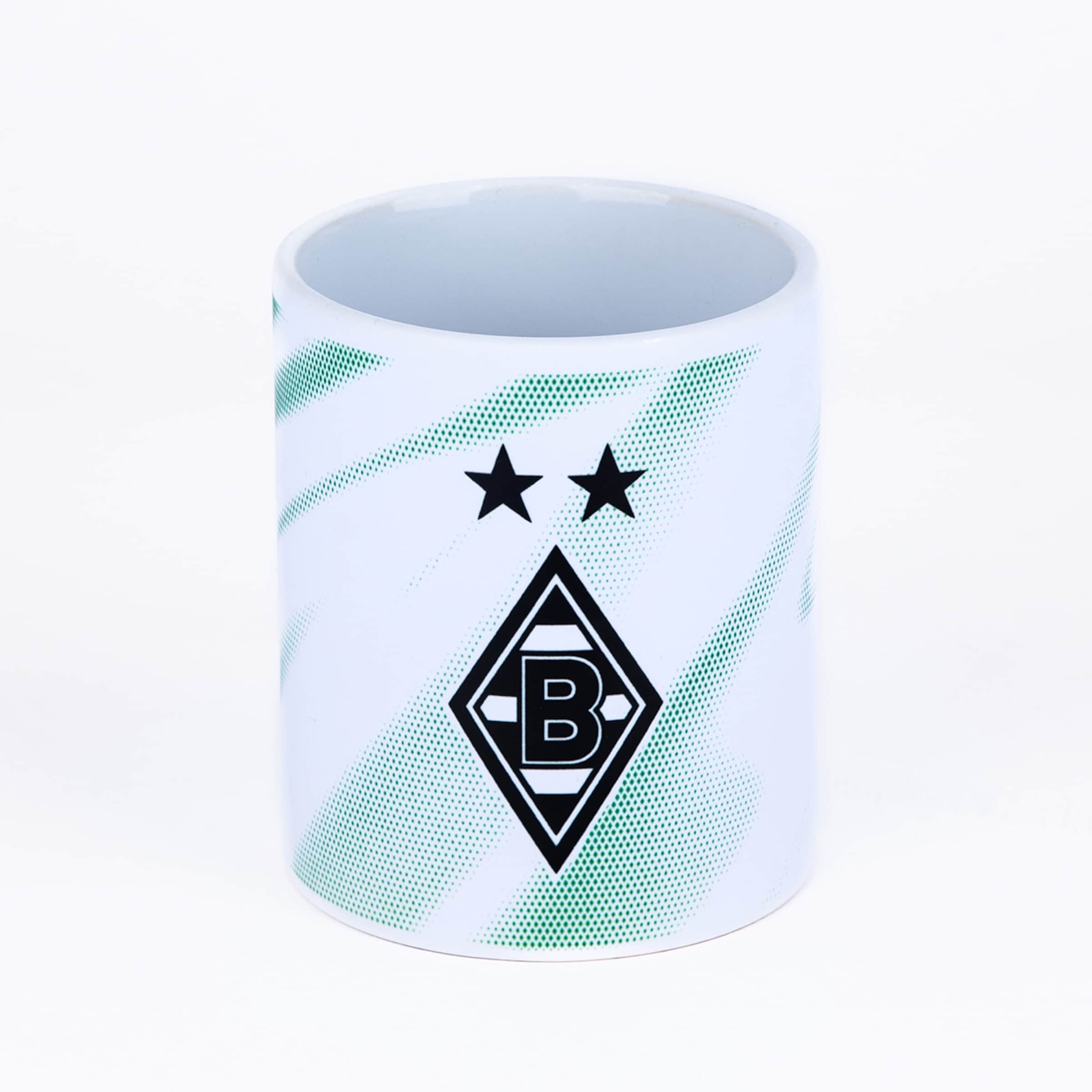 Weiße Tasse mit dem Borussia Mönchengladbach Vereinslogo, zwei schwarzen Sternen und grünem Grafikdesign.