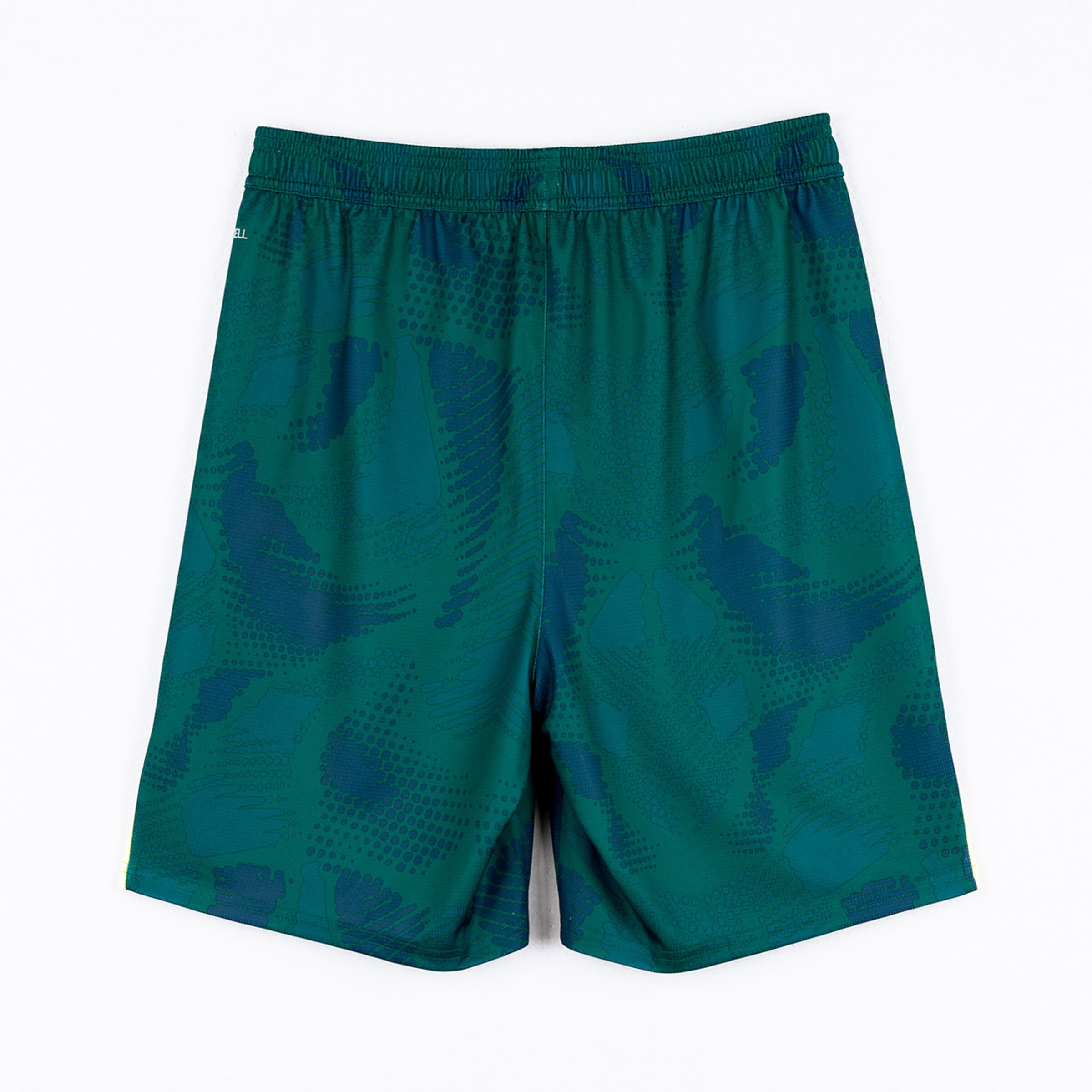Grüne Sportshorts mit einem abstrakten Muster.