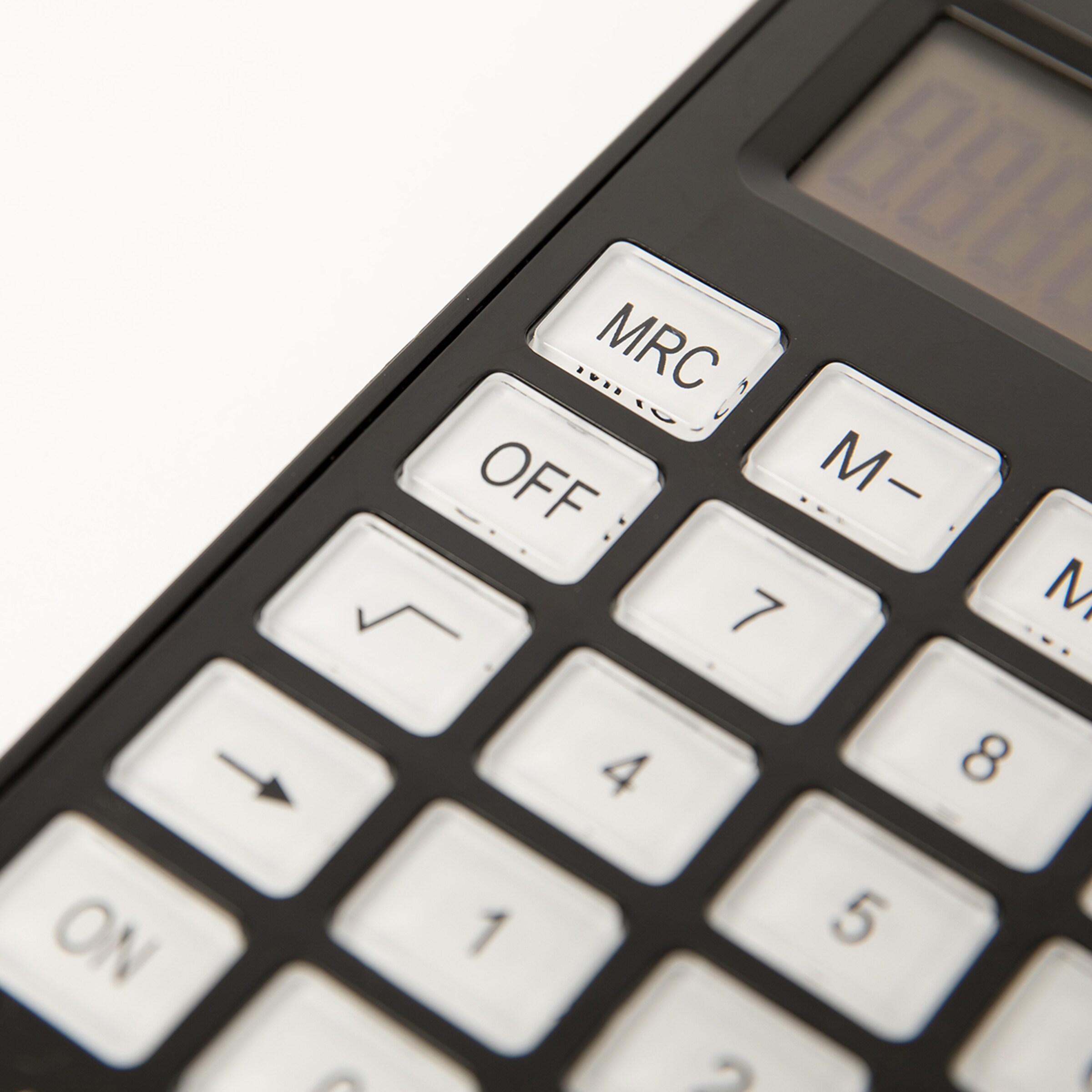 Bild eines schwarzen Taschenrechners mit großen Tasten.