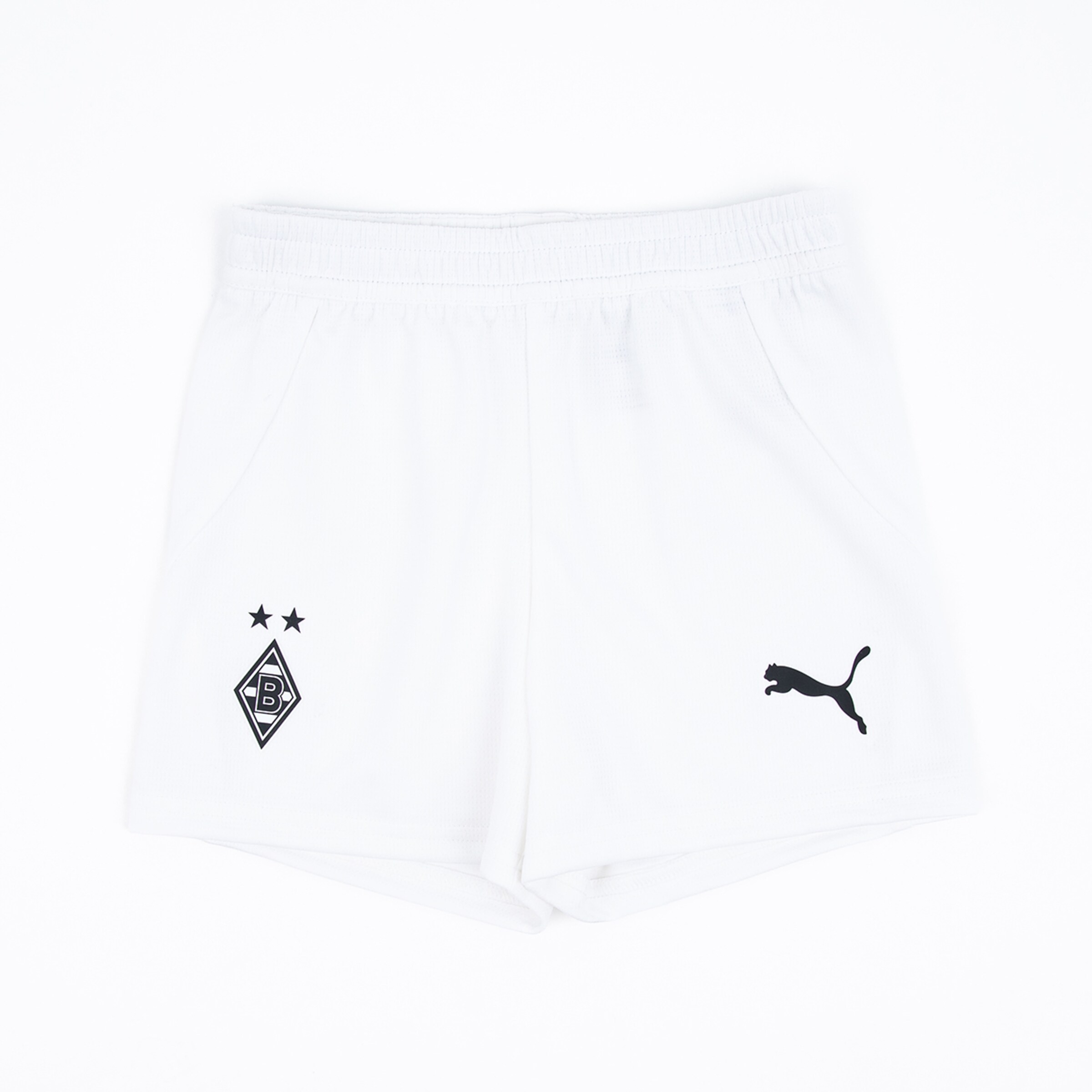 Weiße Fußballshorts von Borussia Mönchengladbach mit PUMA-Logo.