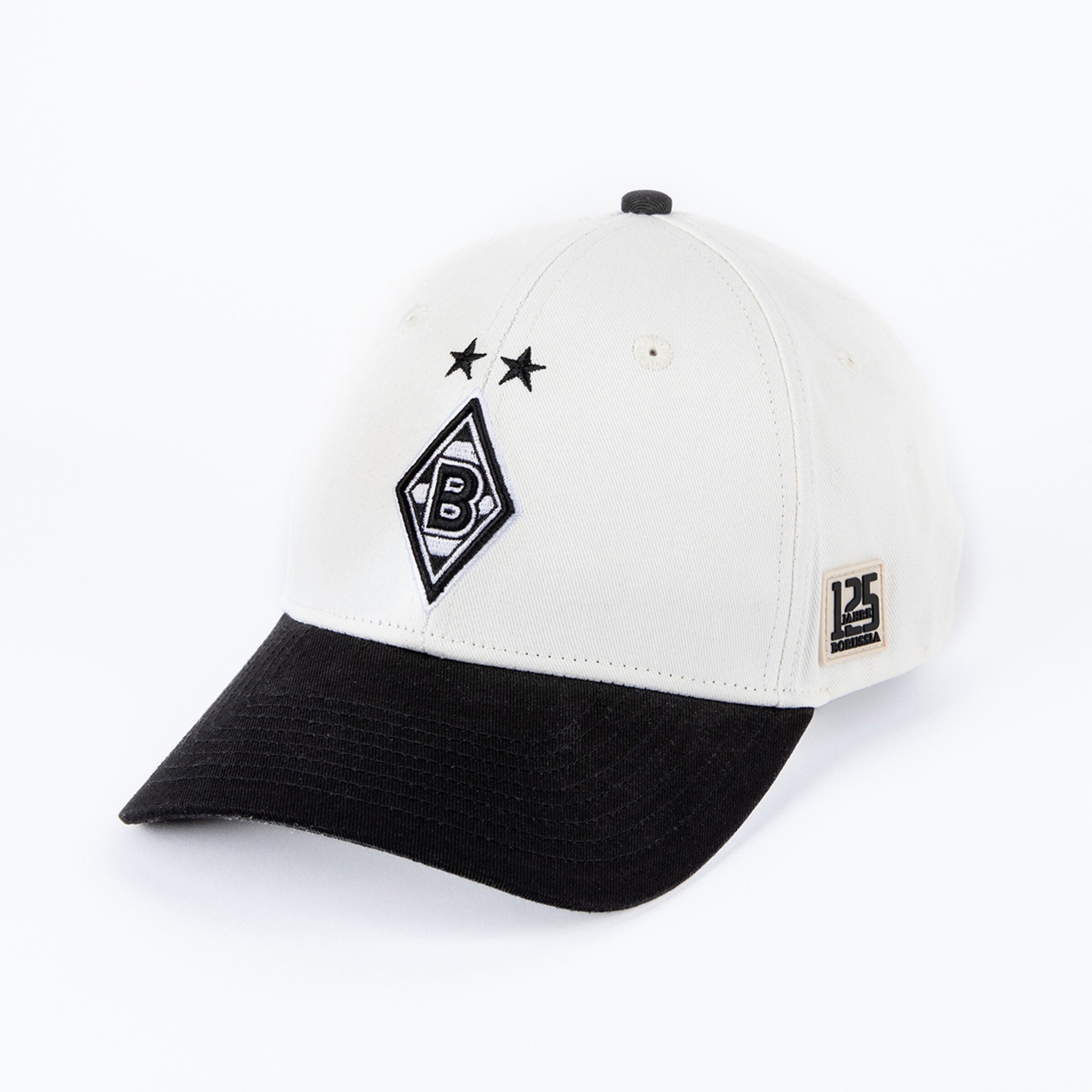 Beige Baseballcap mit schwarzem Schirm gesticktem Borussia Mönchengladbach Logo und zwei Sternen.
