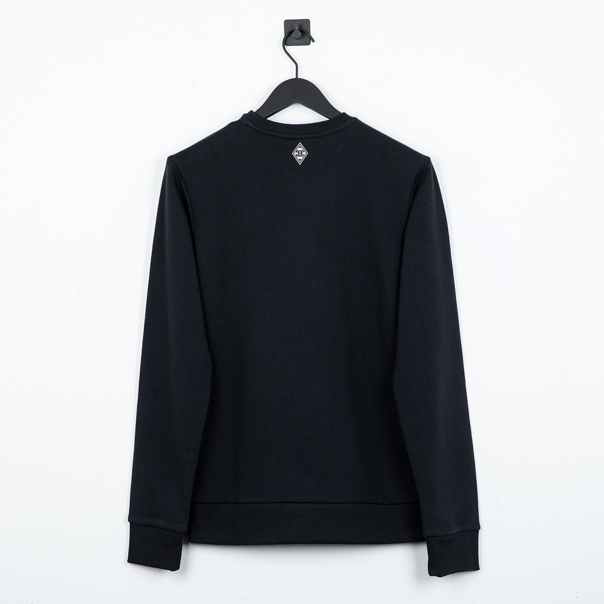 Schwarzer Sweatshirt Rückansicht mit Haken zum Aufhängen.