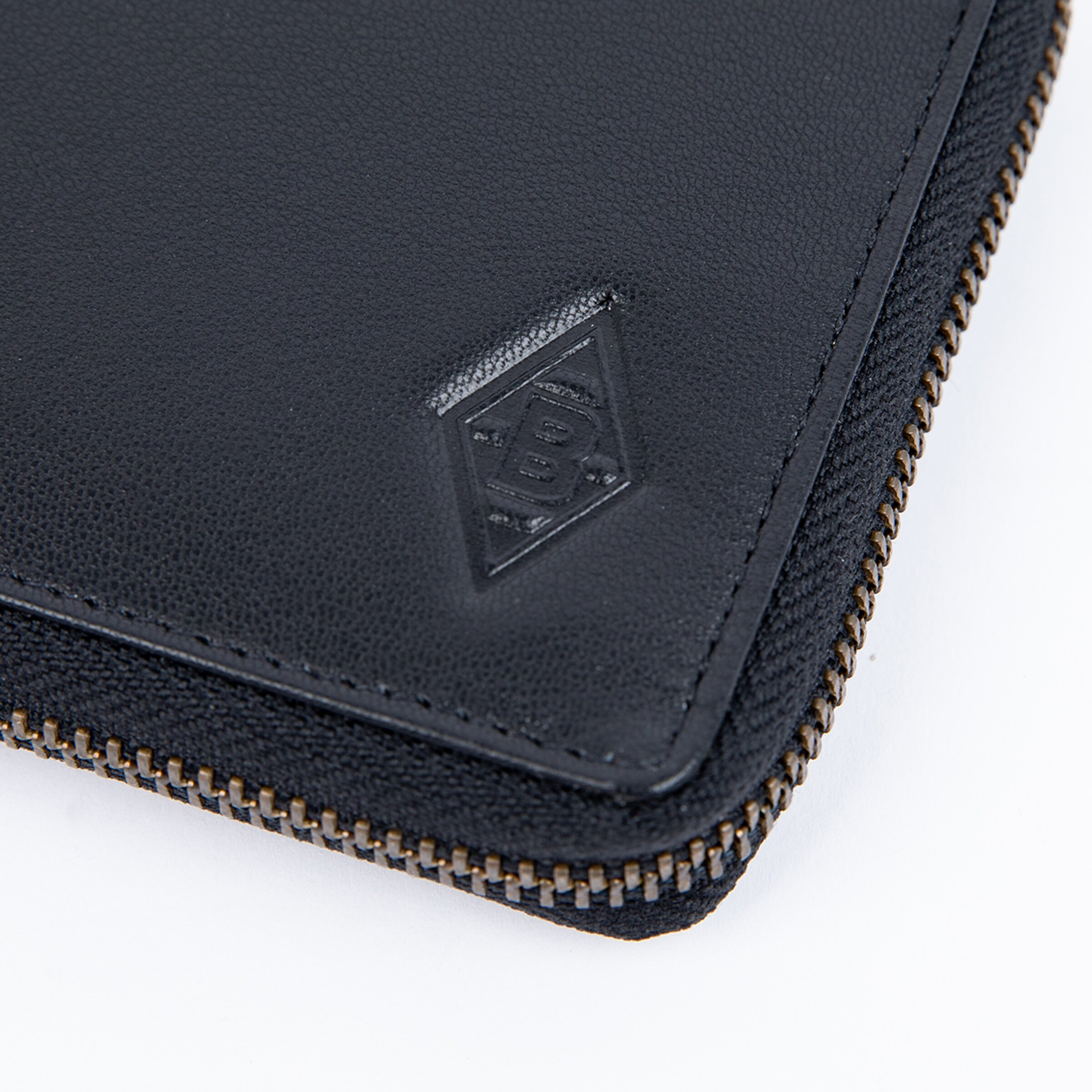 Black wallet with embossed Borussia Mönchengladbach logo.