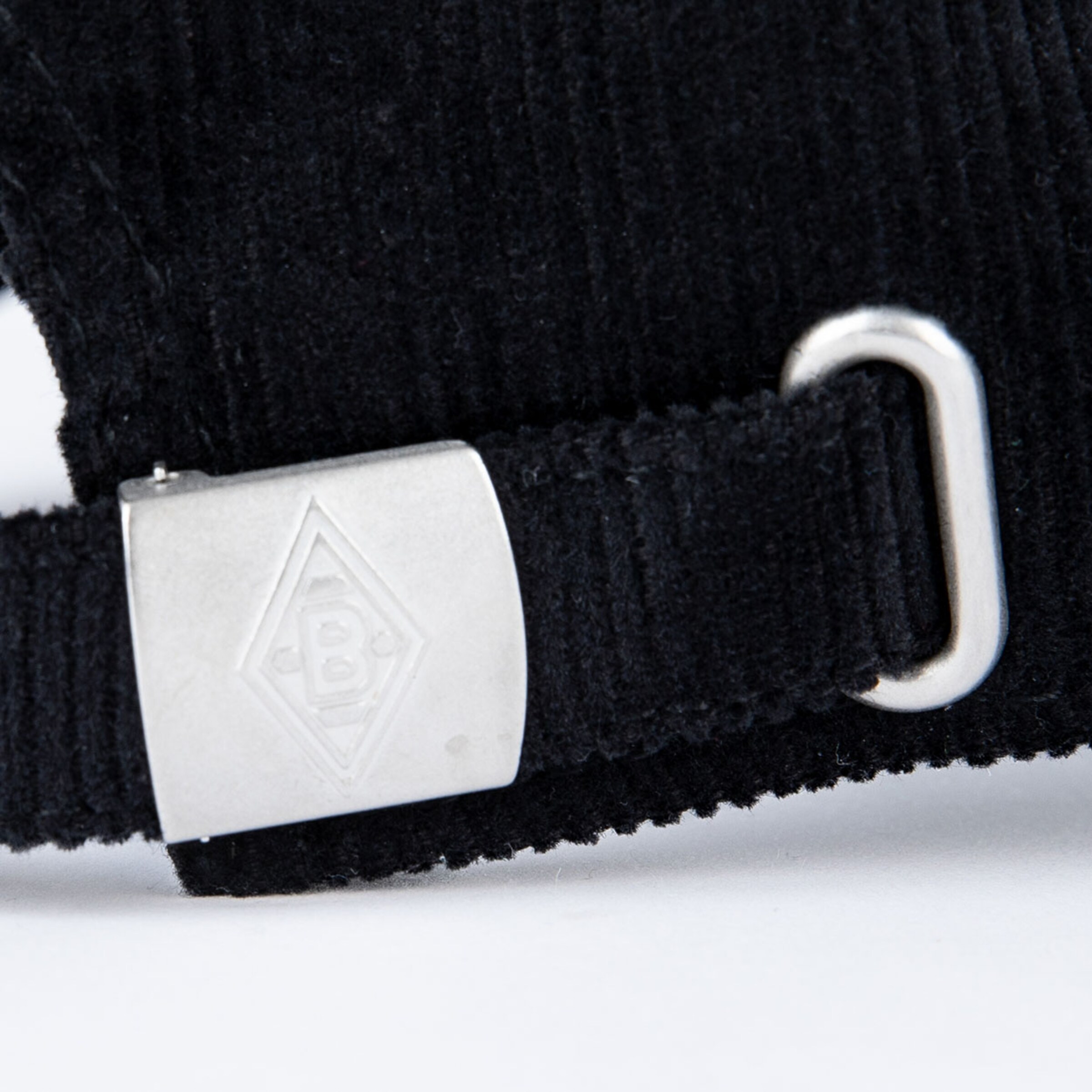 Black cord with adjustable metal clasp featuring Borussia Mönchengladbach logo.