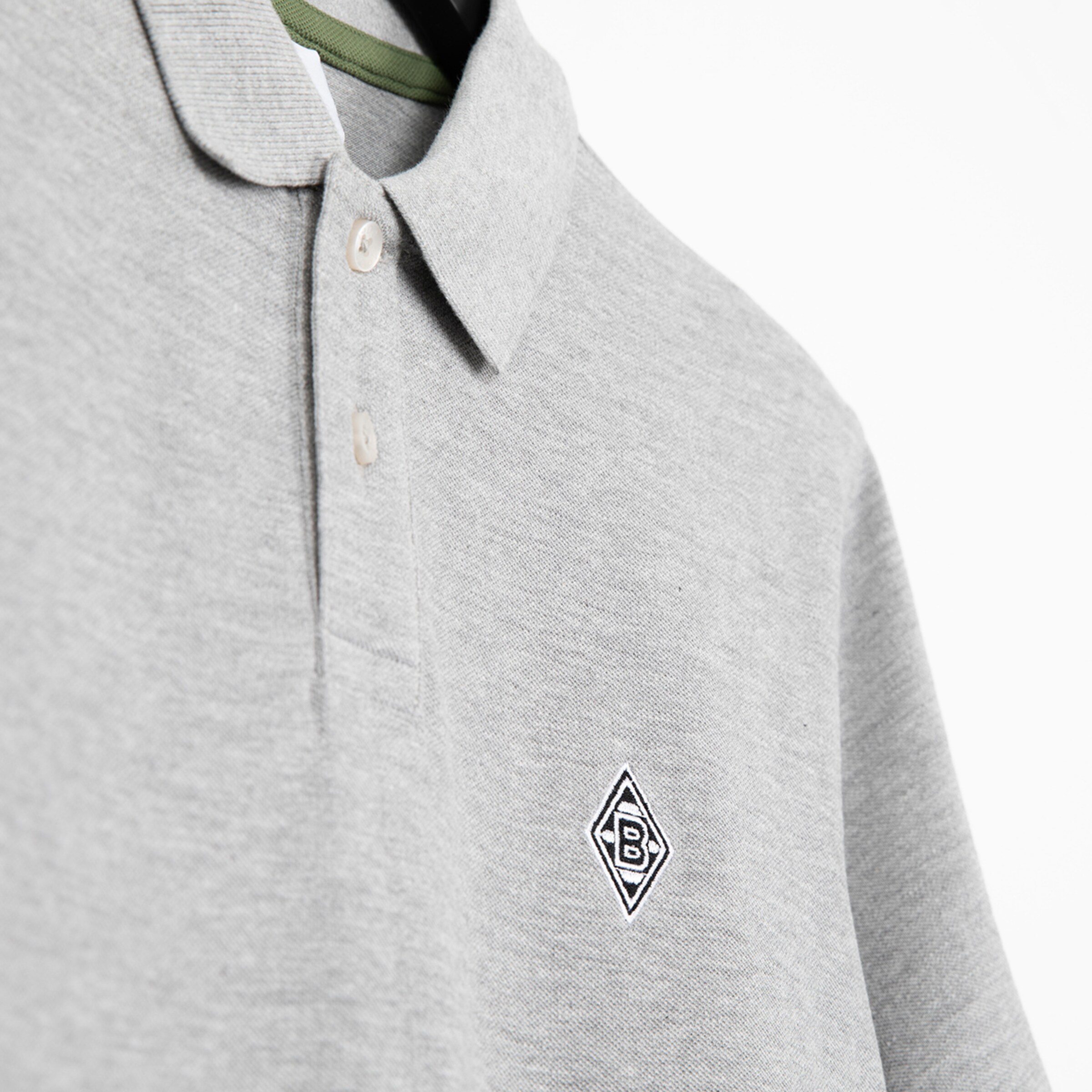 Grau gesticktes Poloshirt mit Borussia Mönchengladbach Logo.