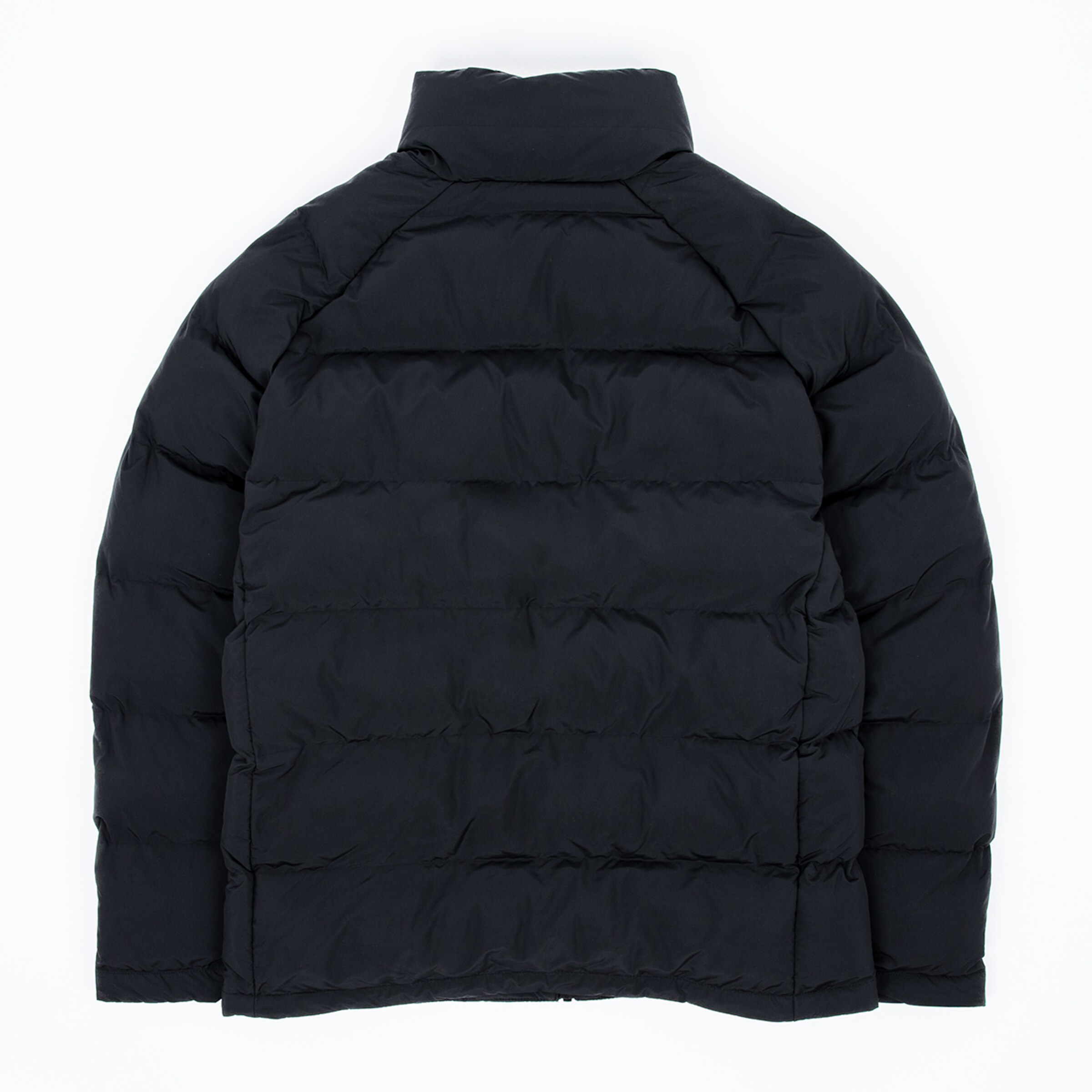 Dunkelblauer gepolsterter Winterjacke mit hohem Kragen