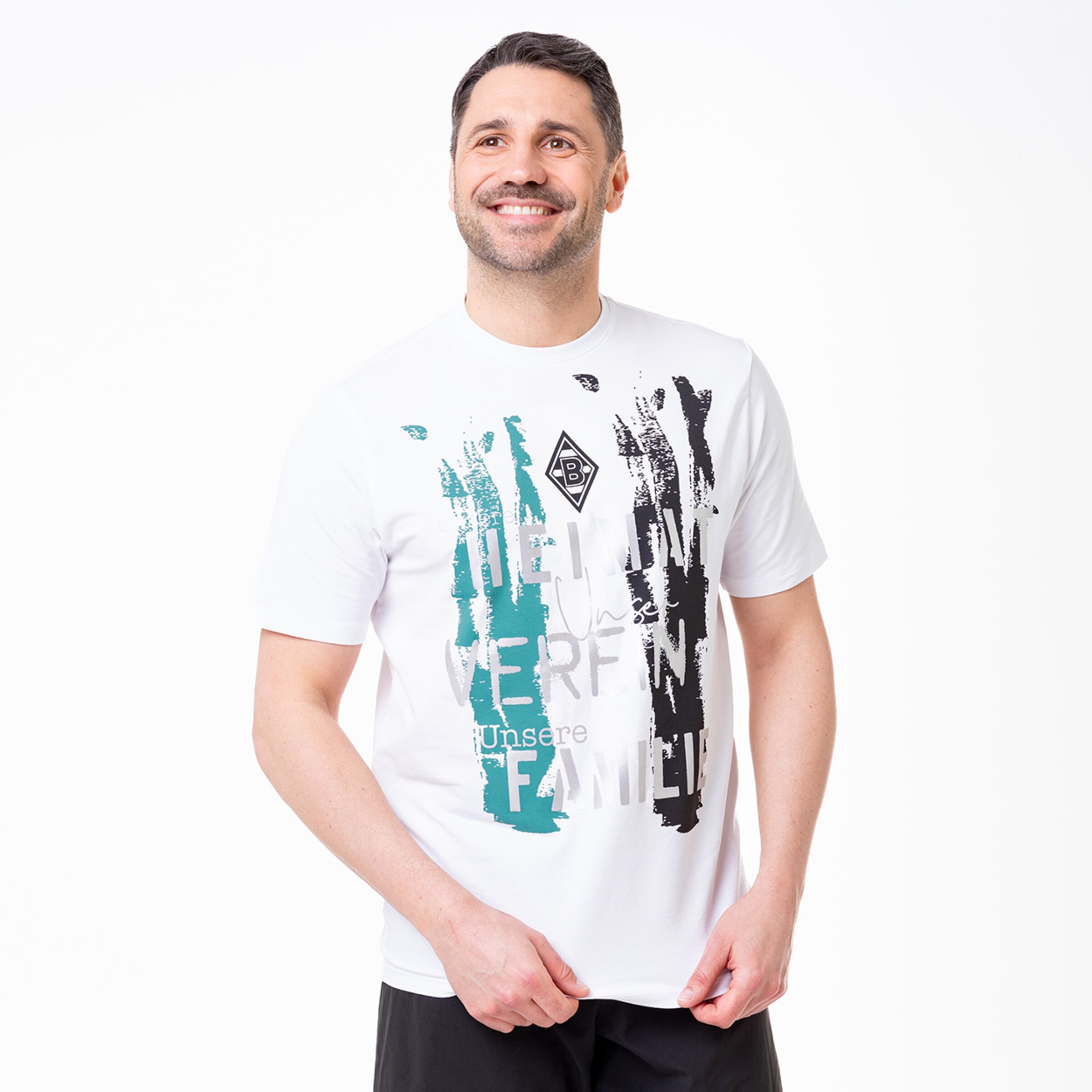 Weißes T-Shirt mit grafischem Druck in Schwarz und Blau trägt Aufschrift Unsere Familie.