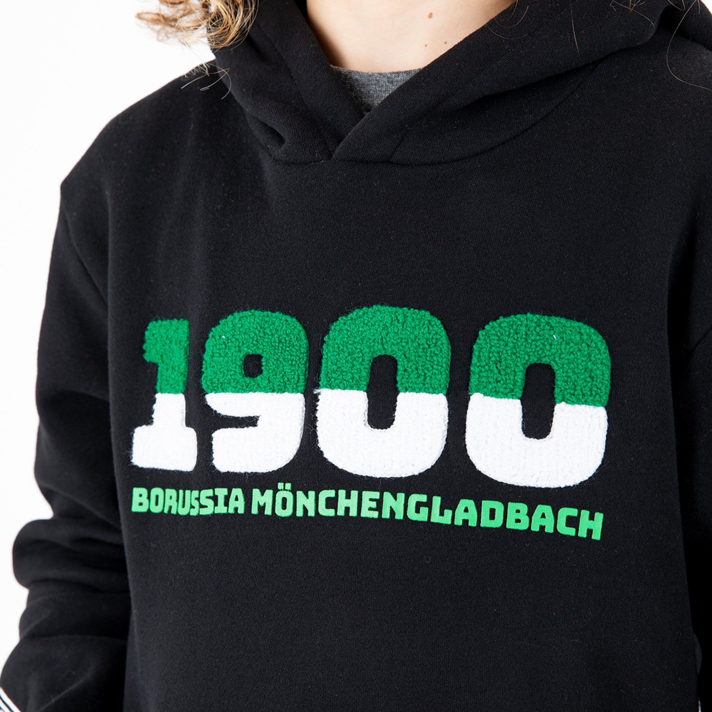 Black hoodie featuring the text 1900 Borussia Mönchengladbach in green and white.