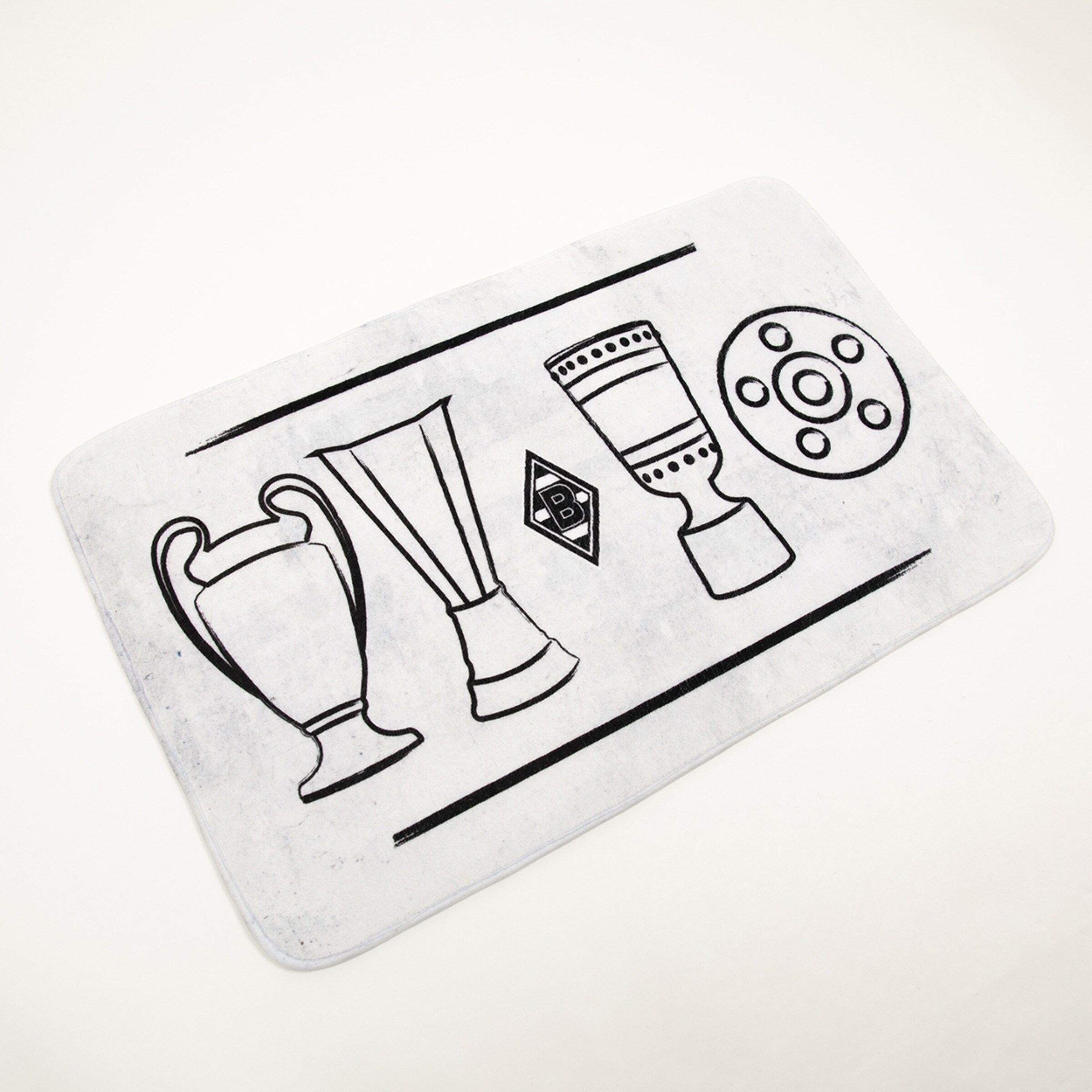 Matte mit skizzenhaften Darstellungen von Fußballtrophäen und dem Borussia Mönchengladbach-Logo.