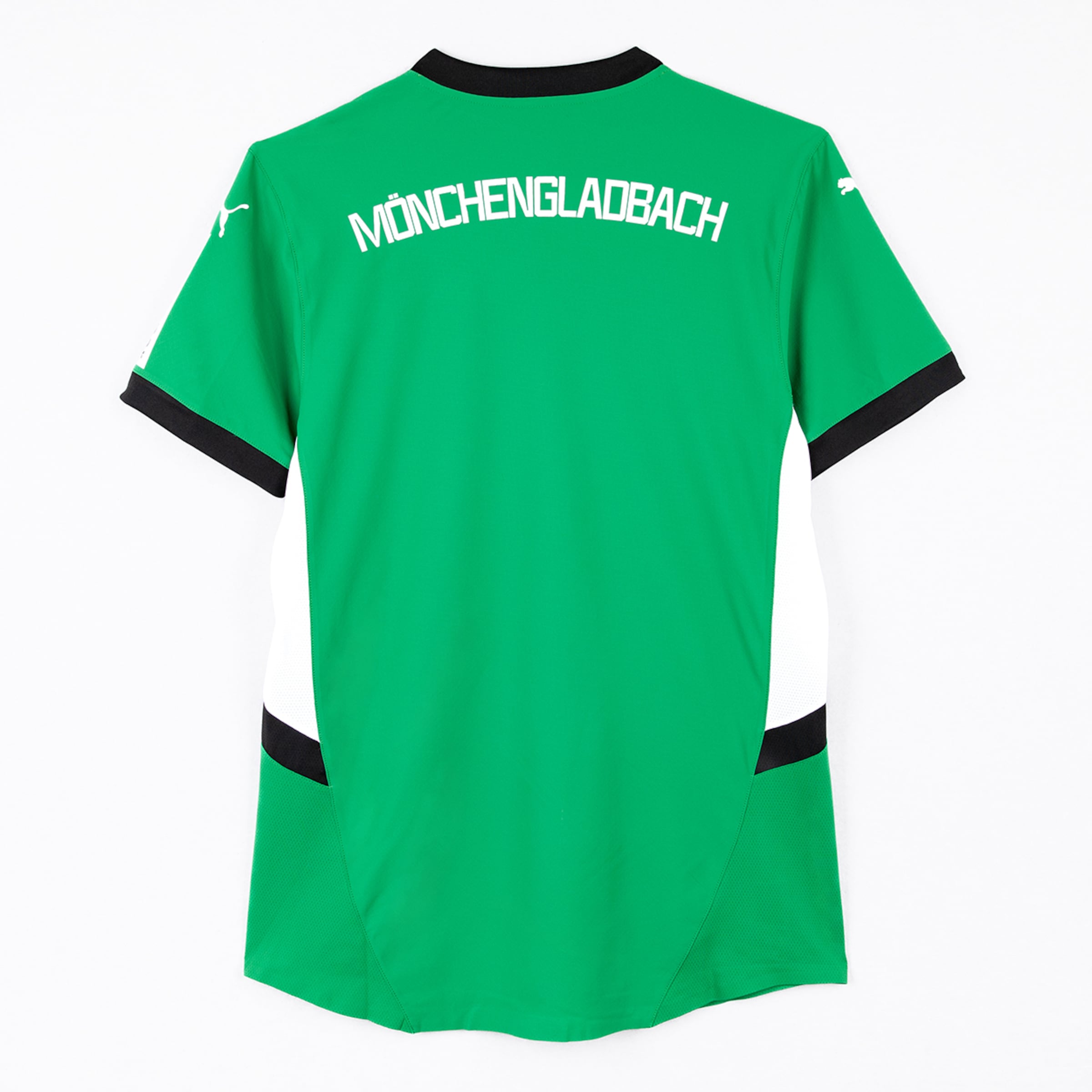 Green soccer jersey of Borussia Mönchengladbach with a black collar and white accents.